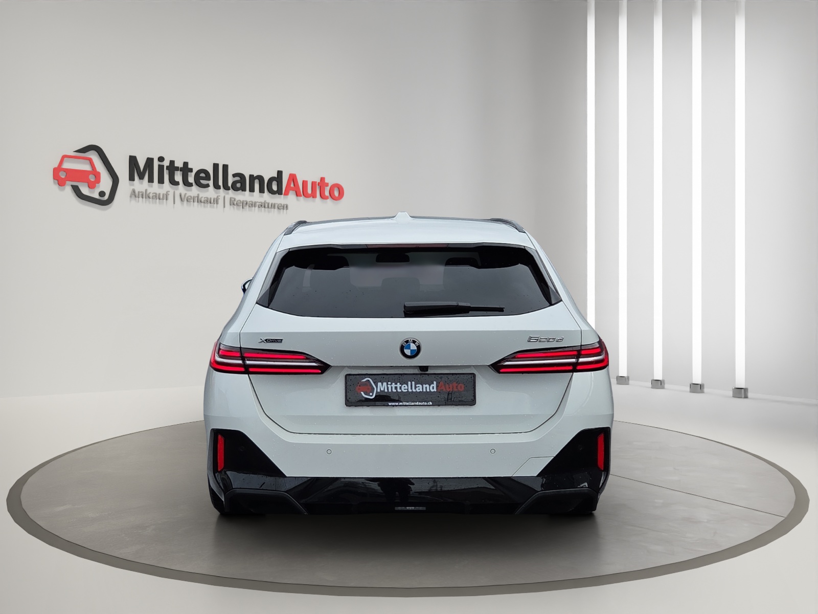 BMW 520d xDrive 48V Touring M Sport Steptronic-image-12