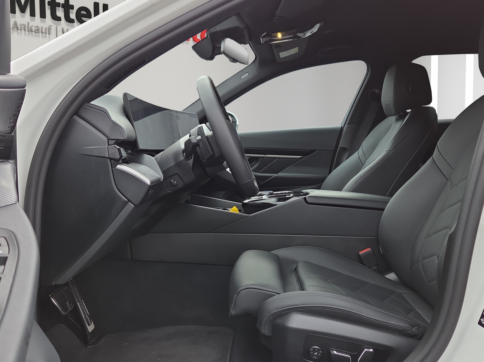 BMW 520d xDrive 48V Touring M Sport Steptronic-image-8
