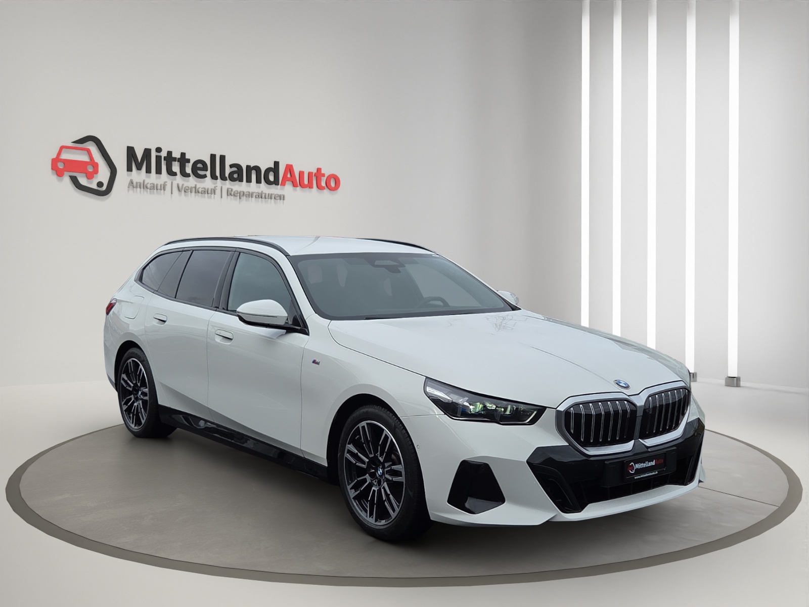 BMW 520d xDrive 48V Touring M Sport Steptronic-showroom-element-2