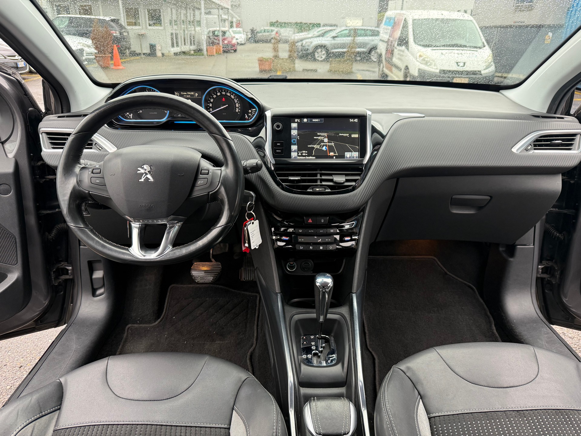 PEUGEOT 2008 1.6 VTI Allure Automatic-image-3