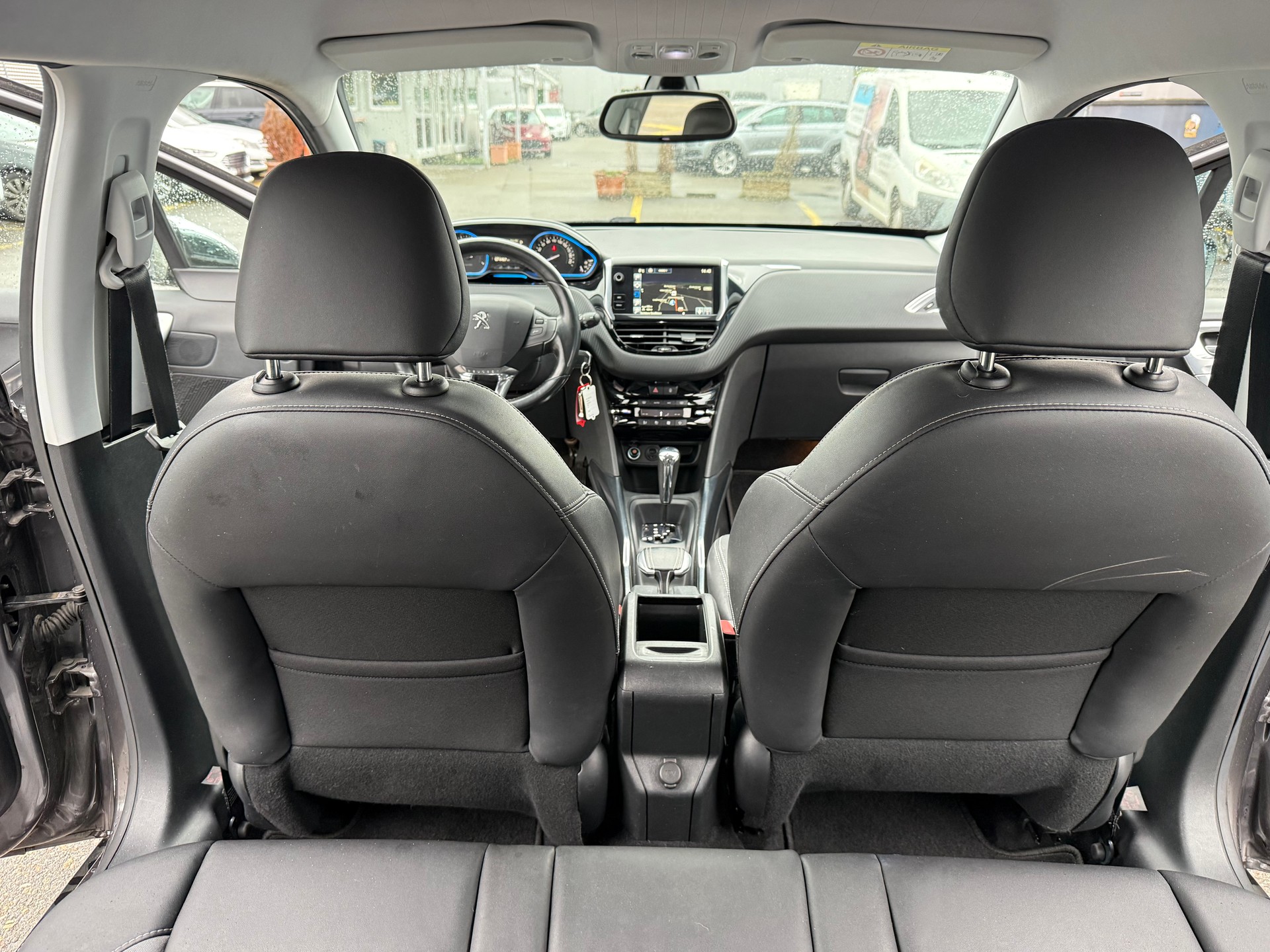PEUGEOT 2008 1.6 VTI Allure Automatic-image-4
