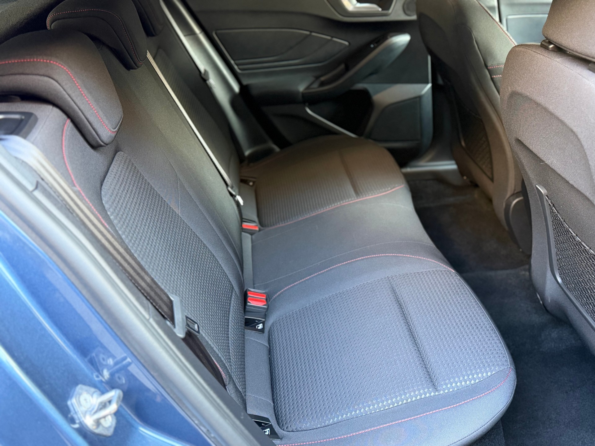 FORD Focus 1.0 SCTi ST Line Automatic-image-6