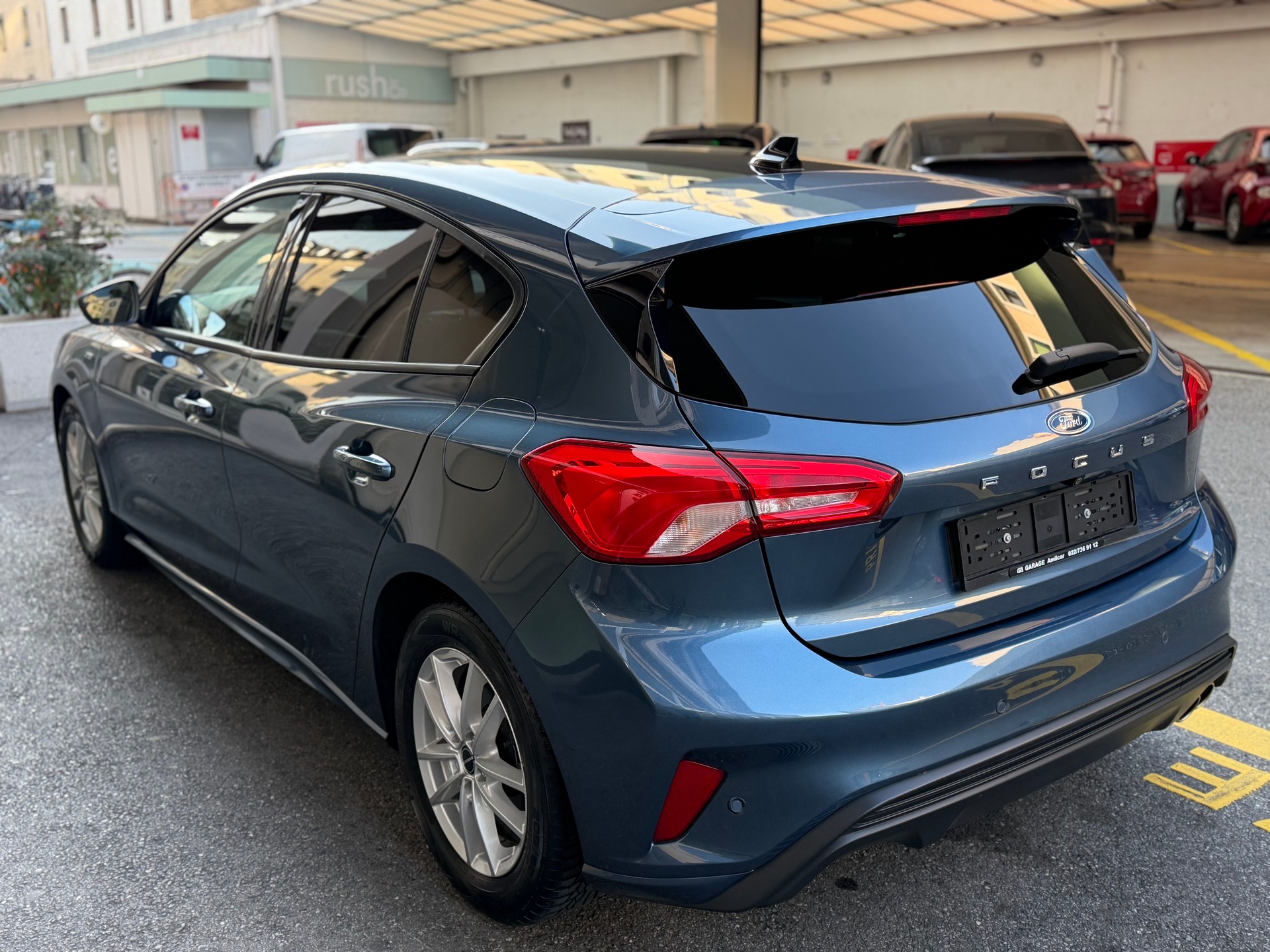 FORD Focus 1.0 SCTi ST Line Automatic-image-2