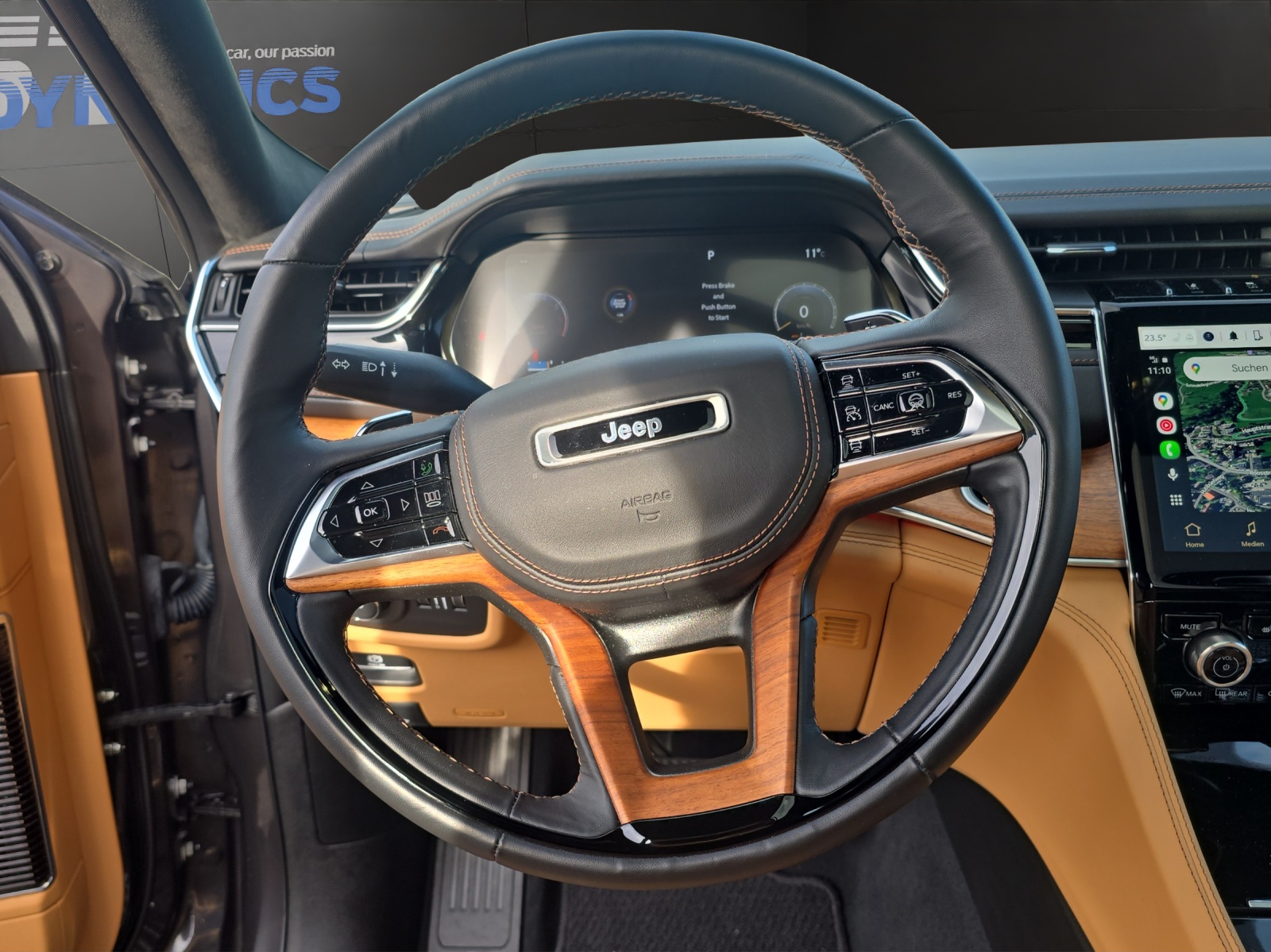 JEEP Grand Cherokee 5.7 V8 Summit Reserve-image-10