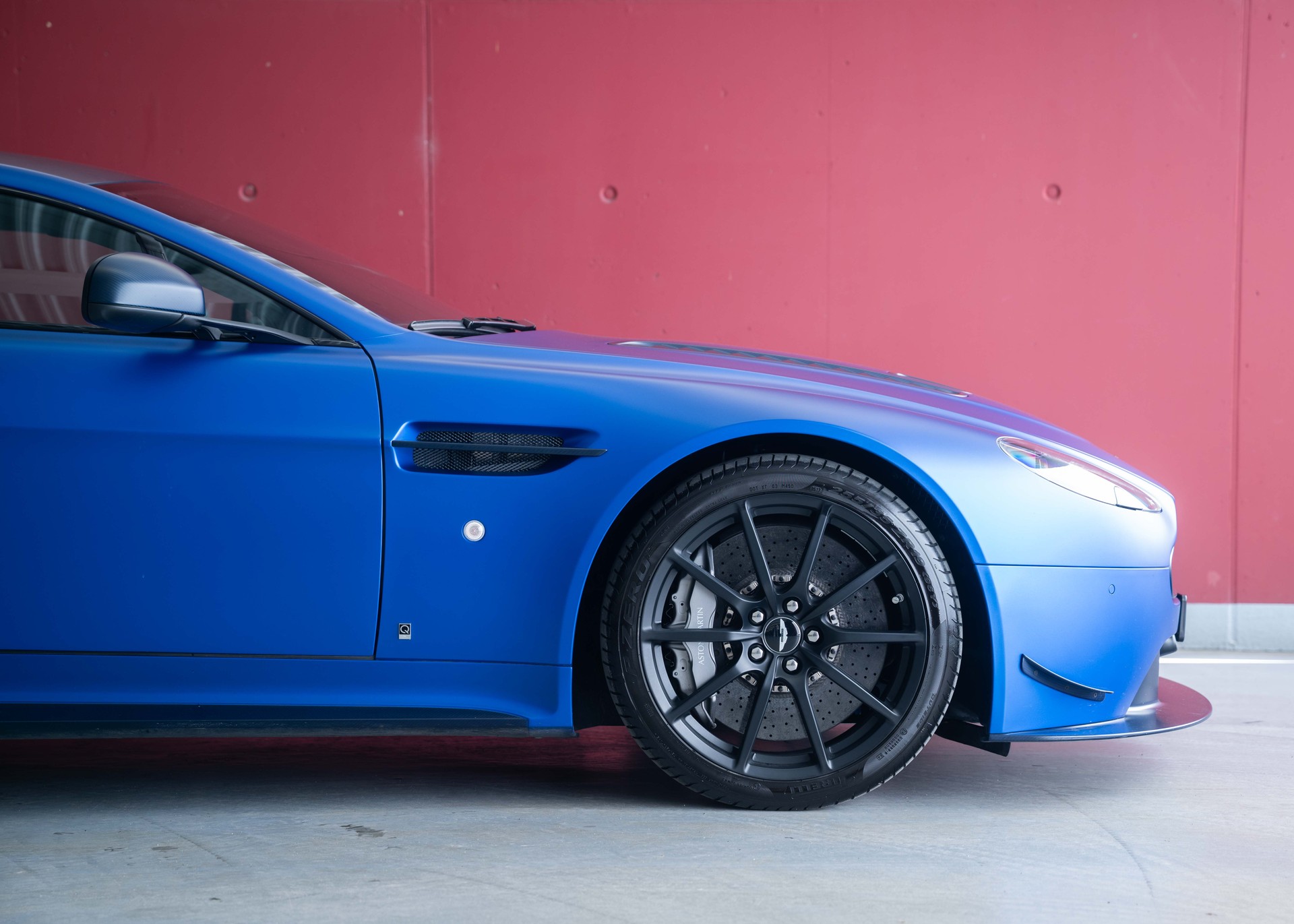 ASTON MARTIN V12 Vantage 5.9 S Satin Seven (1 of 7, ME Special Edition, only 1 owner, AMR Aerokit, full Aston Martin history)-image-8
