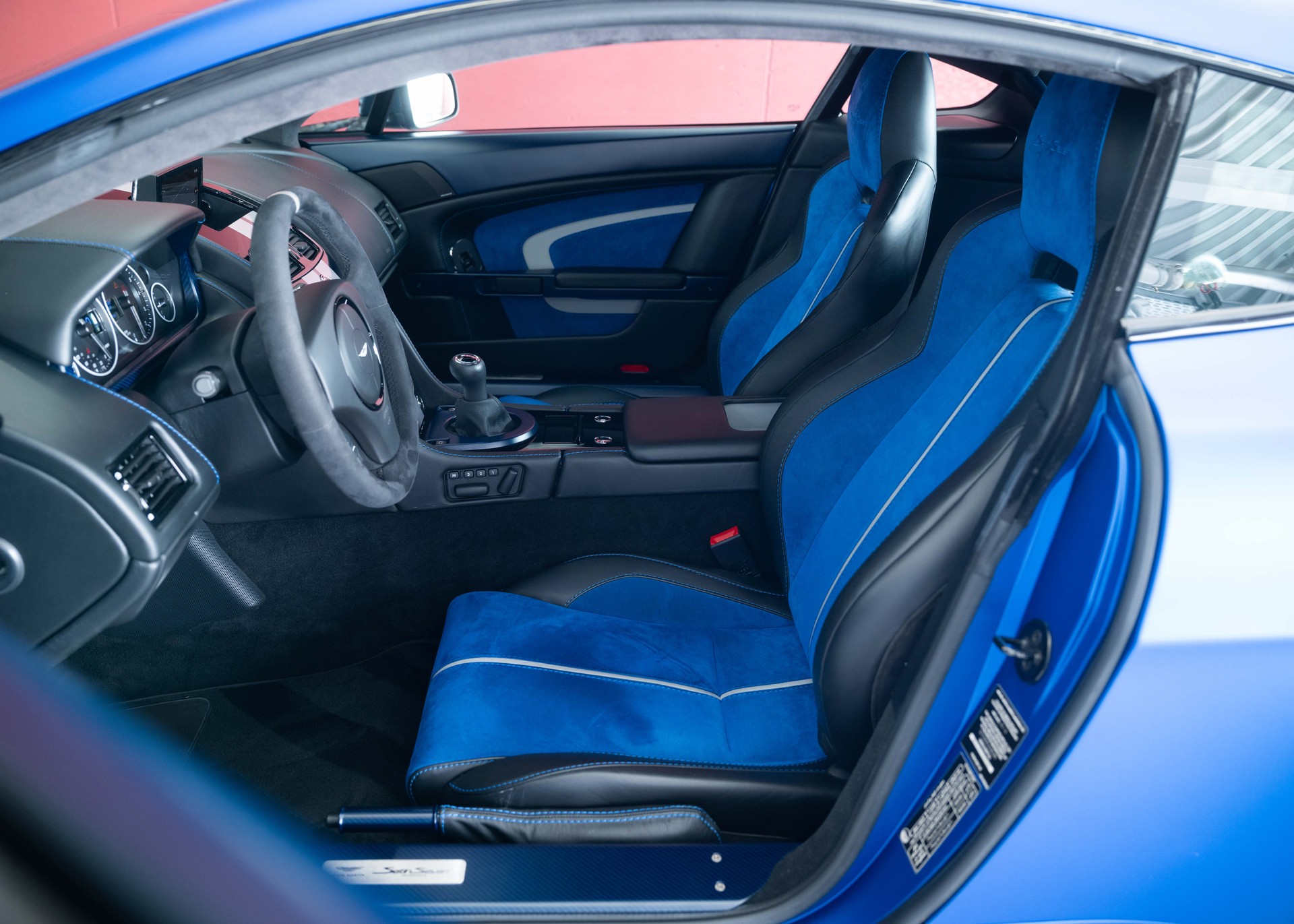 ASTON MARTIN V12 Vantage 5.9 S Satin Seven (1 of 7, ME Special Edition, only 1 owner, AMR Aerokit, full Aston Martin history)-image-20