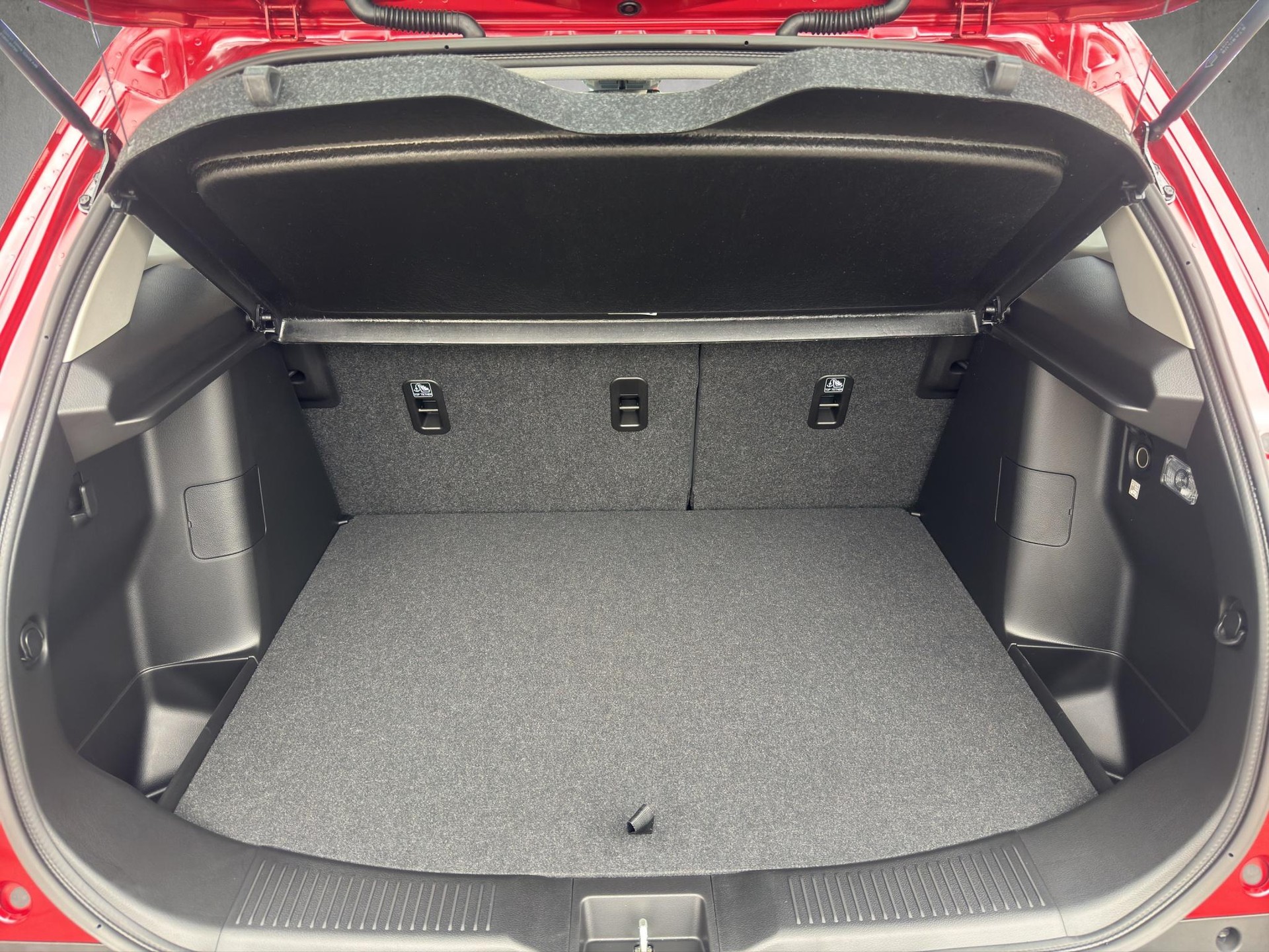 SUZUKI S-Cross 1.4 T Sakura Top Hybrid 4x4-image-8