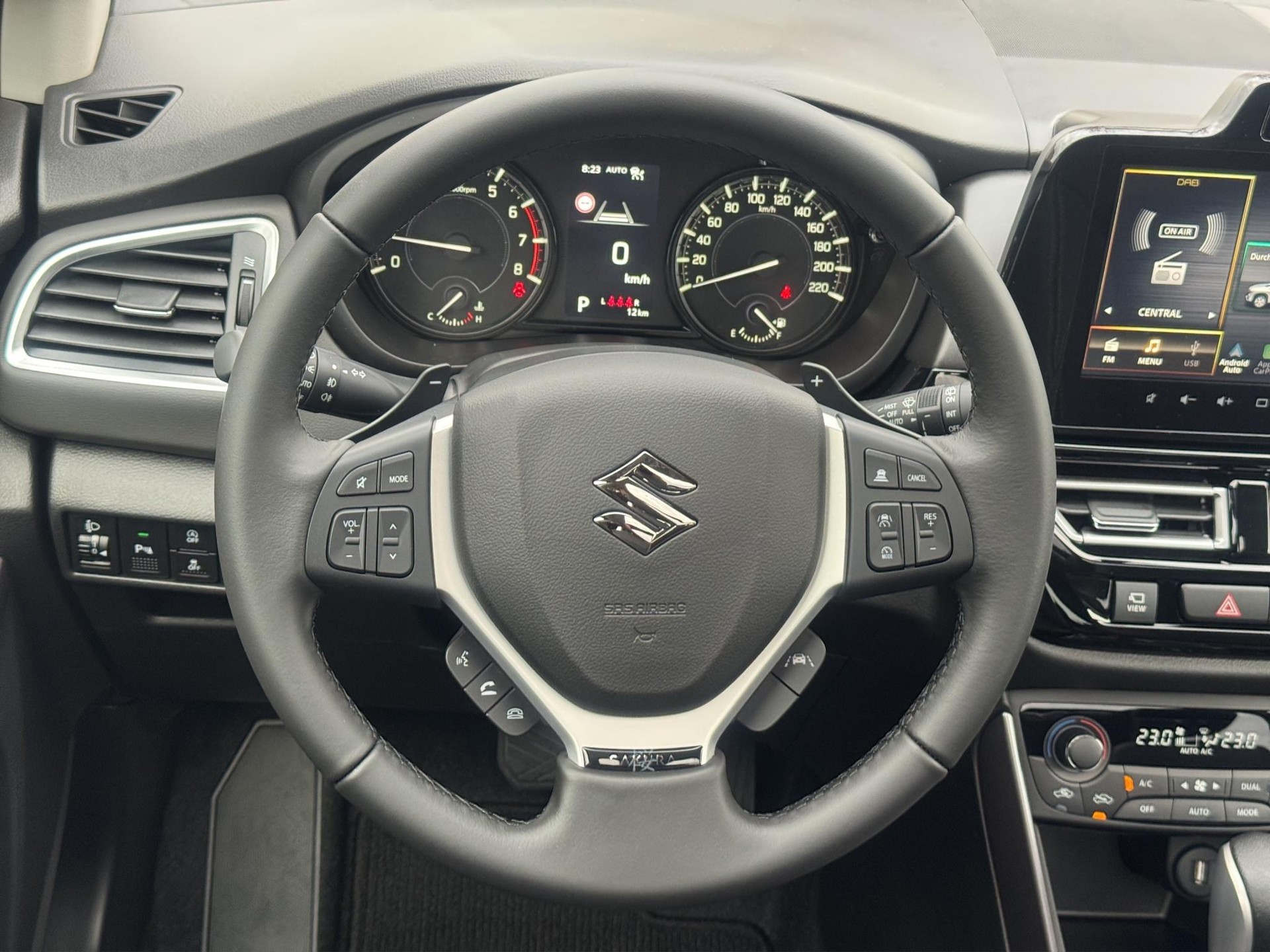 SUZUKI S-Cross 1.4 T Sakura Top Hybrid 4x4-image-12