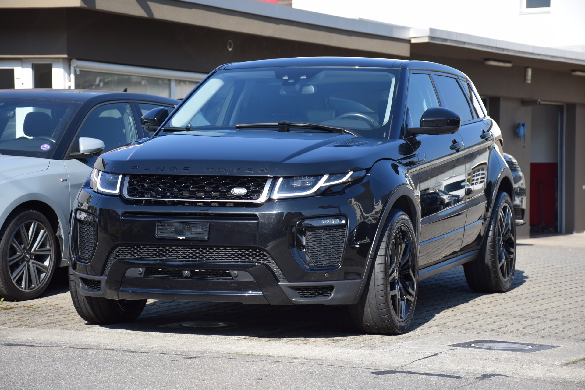 LAND ROVER Range Rover Evoque 2.0 Si4 HSE Dynamic AT9-image-2