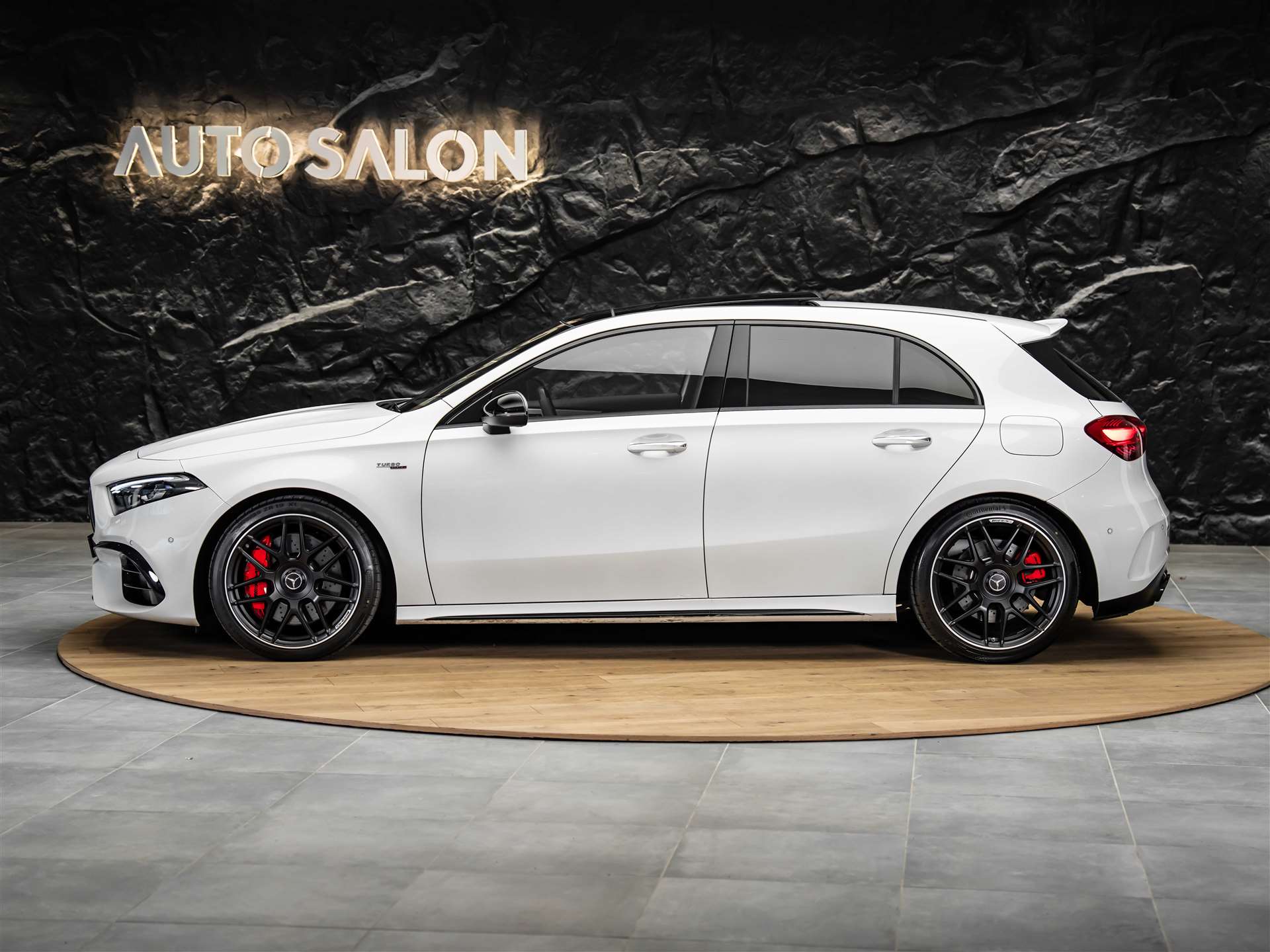 MERCEDES-BENZ A 45 S AMG 4Matic+ 8G-DCT *Facelift*Panorama*Schmiederäder*Burmester*-showroom-element-2