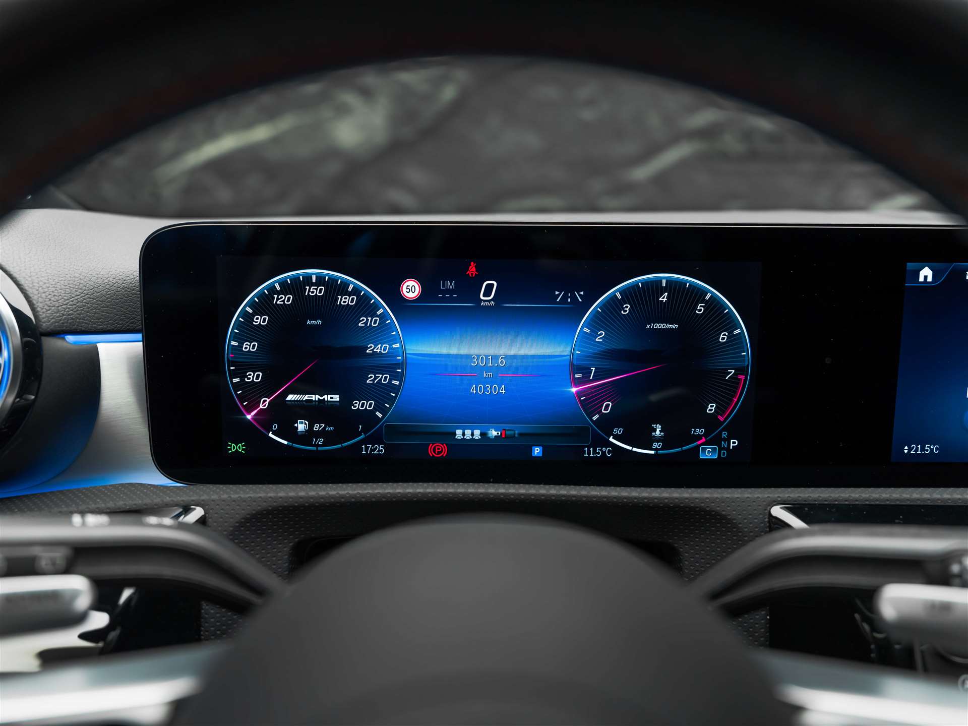 MERCEDES-BENZ A 45 S AMG 4Matic+ 8G-DCT *Facelift*Panorama*Schmiederäder*Burmester*-image-33