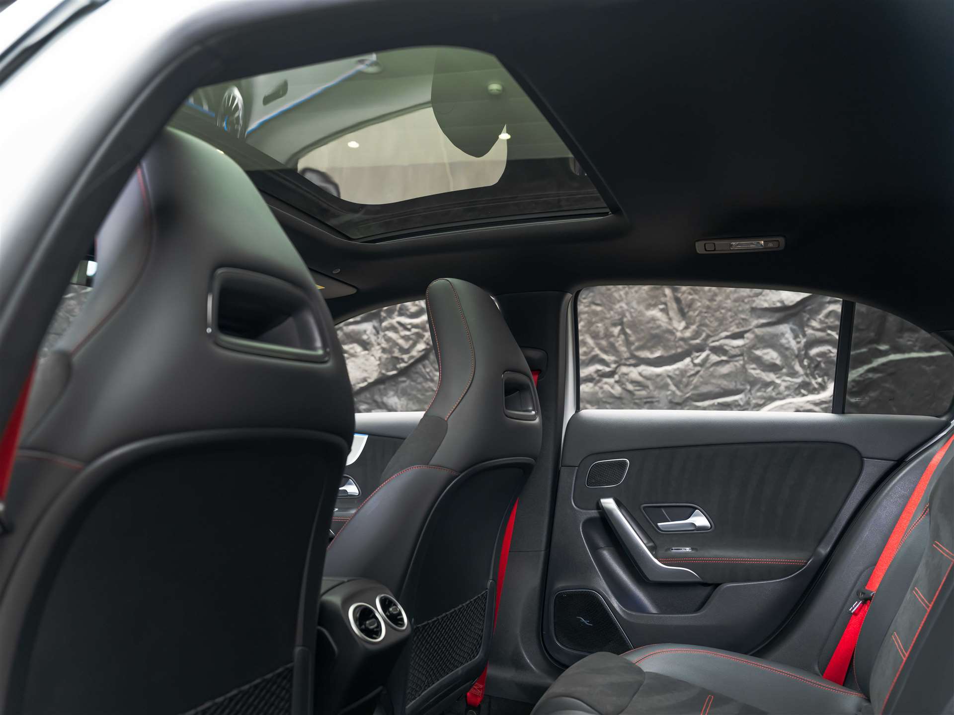 MERCEDES-BENZ A 45 S AMG 4Matic+ 8G-DCT *Facelift*Panorama*Schmiederäder*Burmester*-image-14
