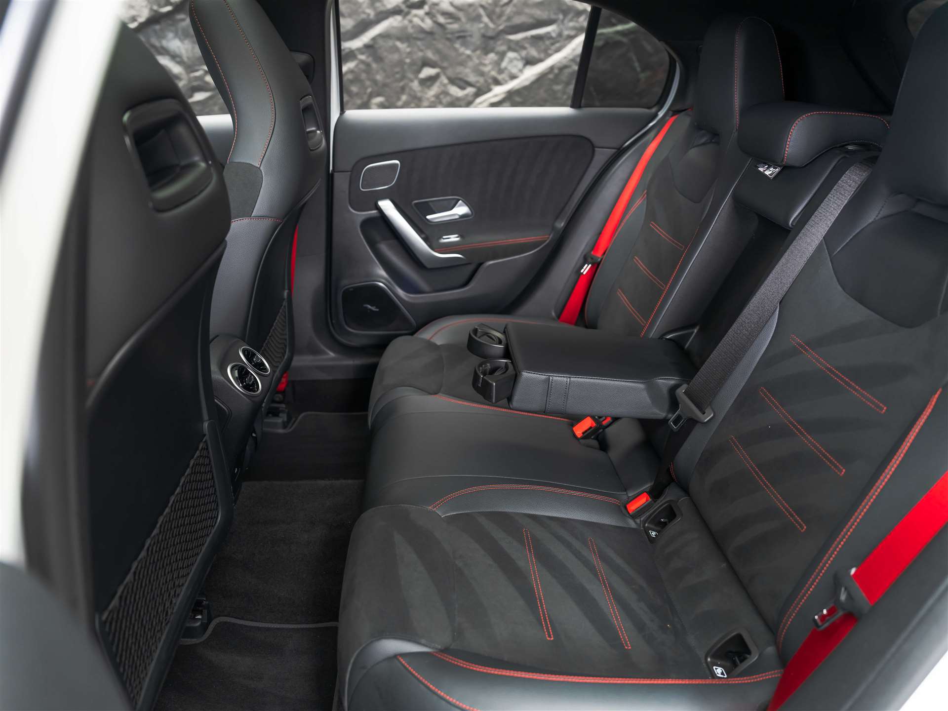 MERCEDES-BENZ A 45 S AMG 4Matic+ 8G-DCT *Facelift*Panorama*Schmiederäder*Burmester*-image-16
