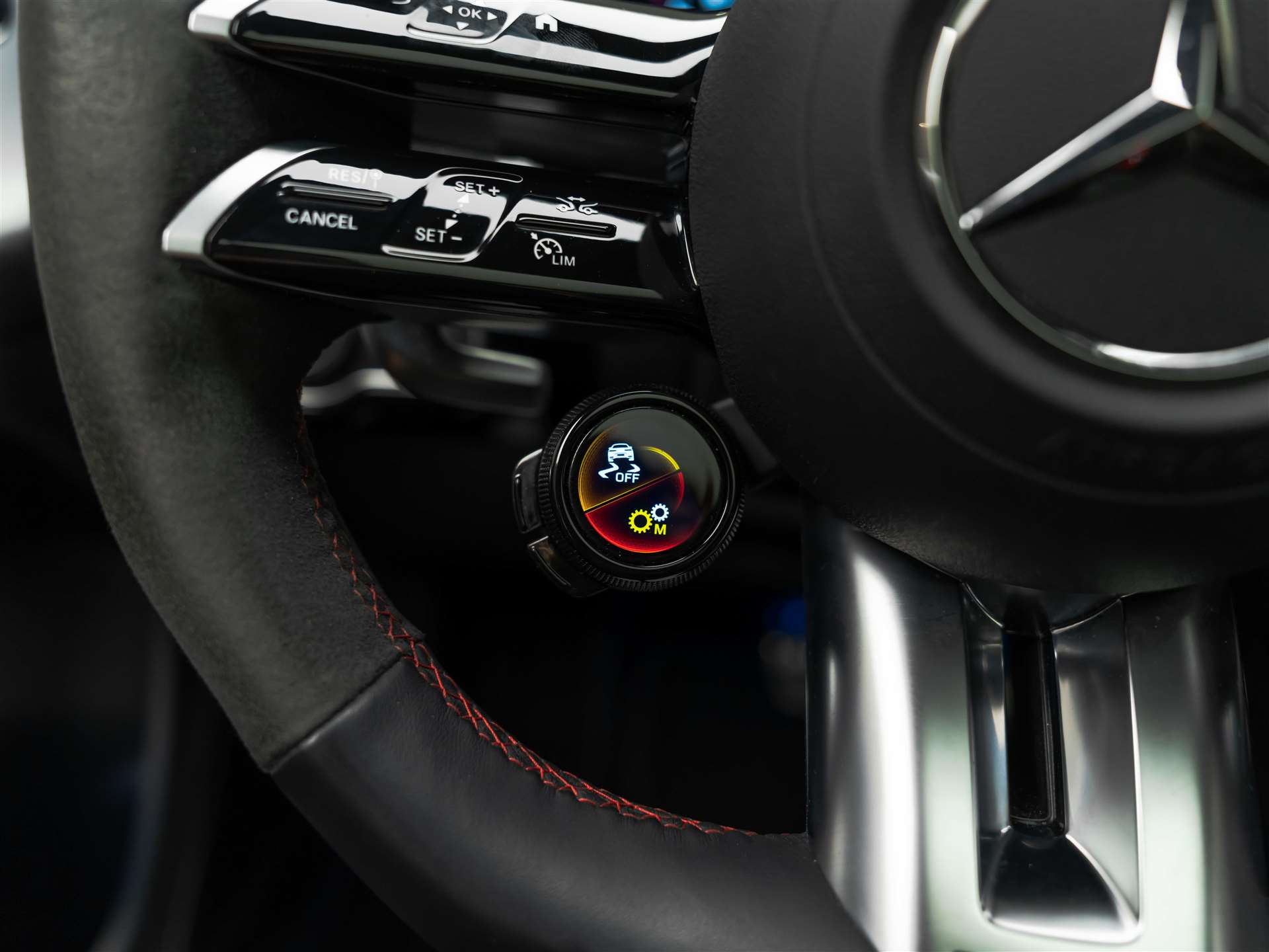 MERCEDES-BENZ A 45 S AMG 4Matic+ 8G-DCT *Facelift*Panorama*Schmiederäder*Burmester*-image-49