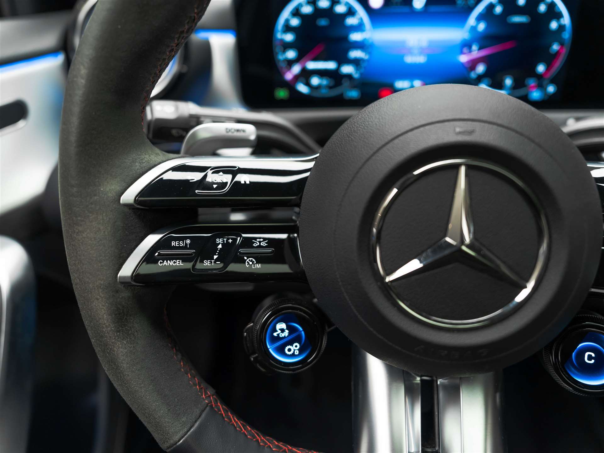 MERCEDES-BENZ A 45 S AMG 4Matic+ 8G-DCT *Facelift*Panorama*Schmiederäder*Burmester*-image-31