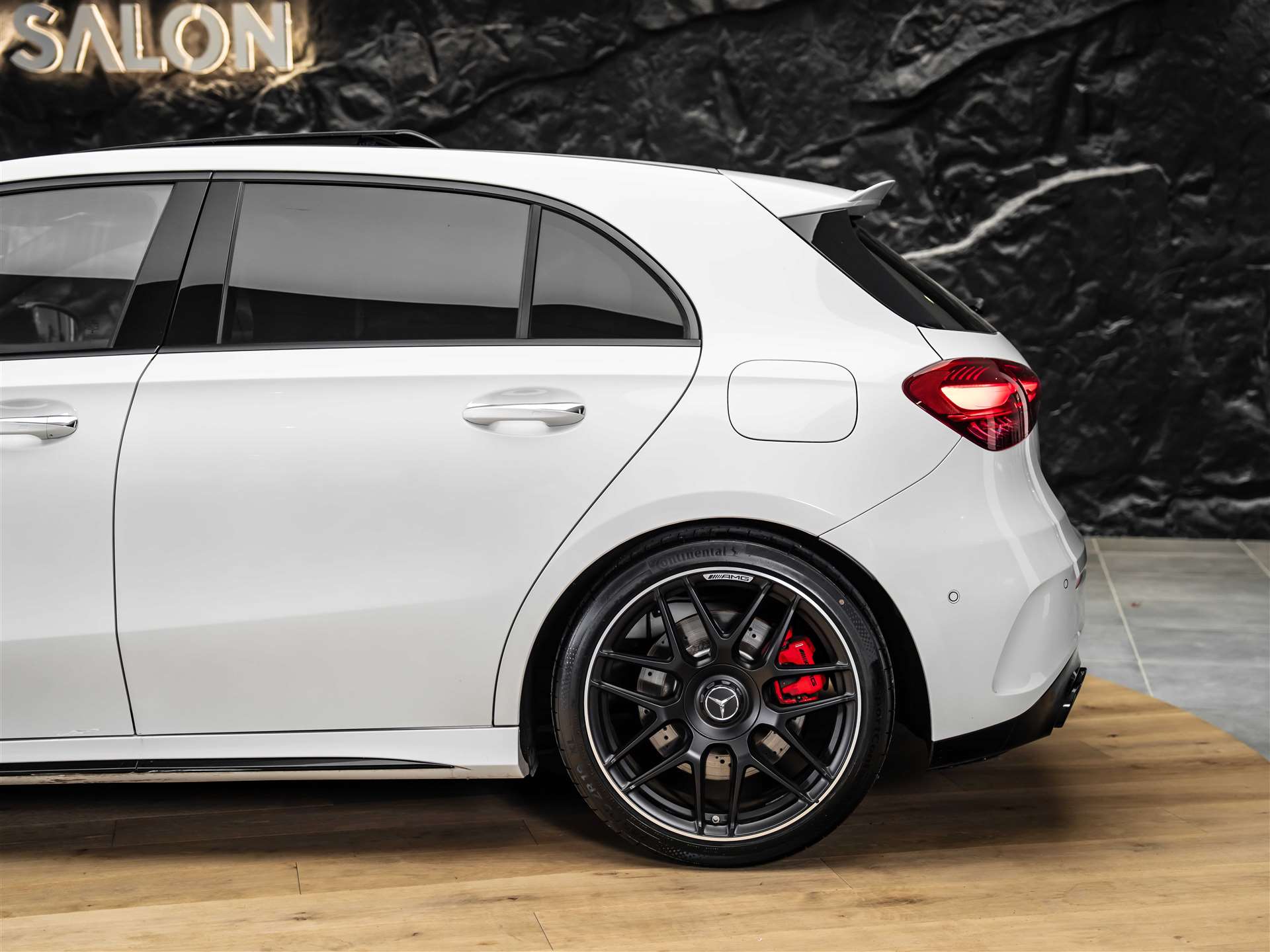 MERCEDES-BENZ A 45 S AMG 4Matic+ 8G-DCT *Facelift*Panorama*Schmiederäder*Burmester*-image-22
