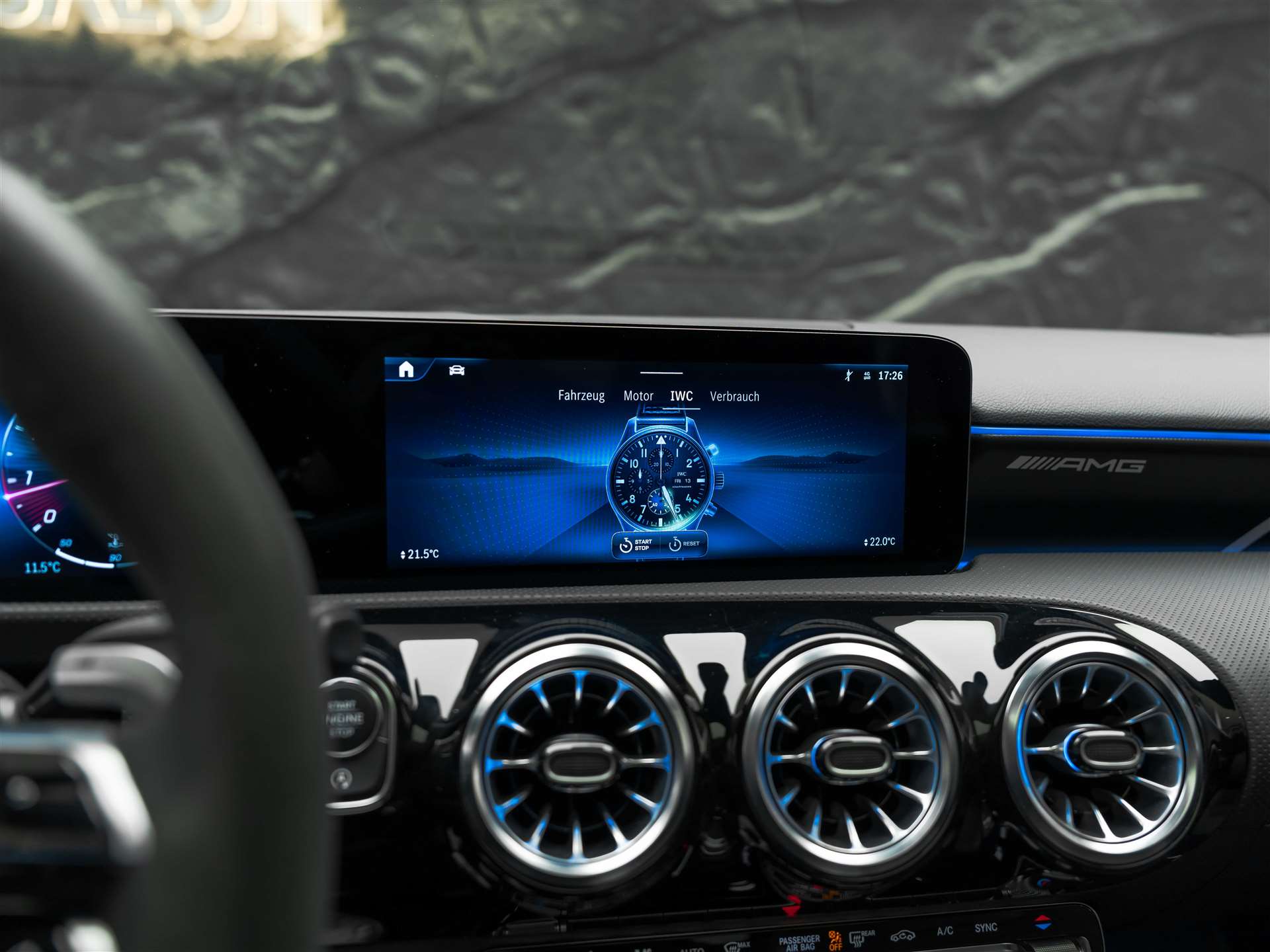 MERCEDES-BENZ A 45 S AMG 4Matic+ 8G-DCT *Facelift*Panorama*Schmiederäder*Burmester*-image-42