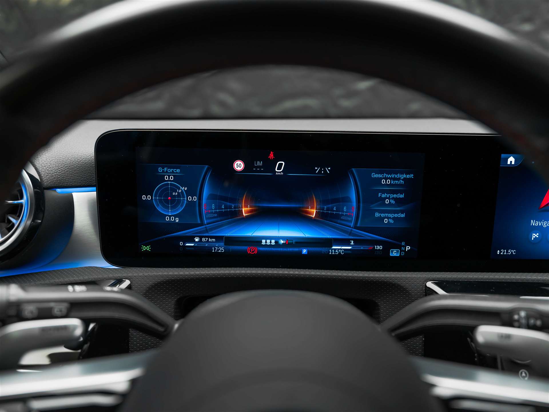 MERCEDES-BENZ A 45 S AMG 4Matic+ 8G-DCT *Facelift*Panorama*Schmiederäder*Burmester*-image-35