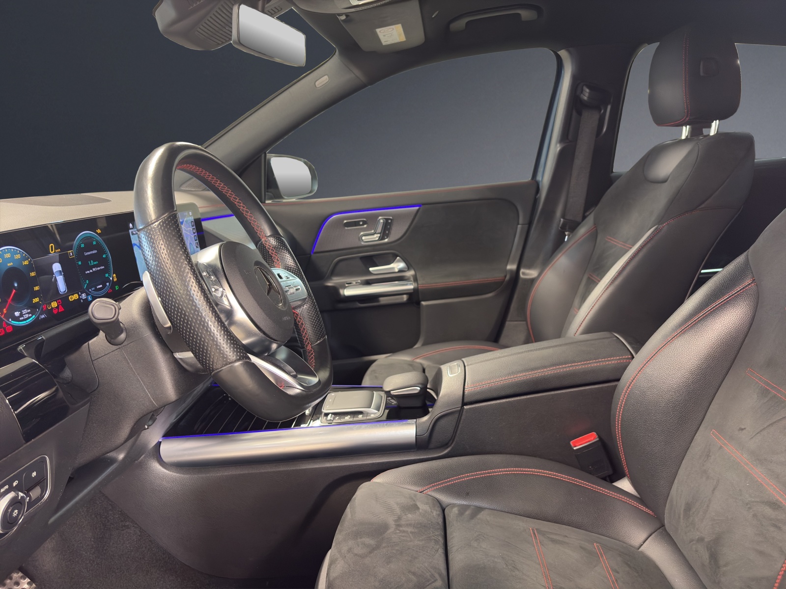 MERCEDES-BENZ EQA 300 AMG Line 4Matic-image-6