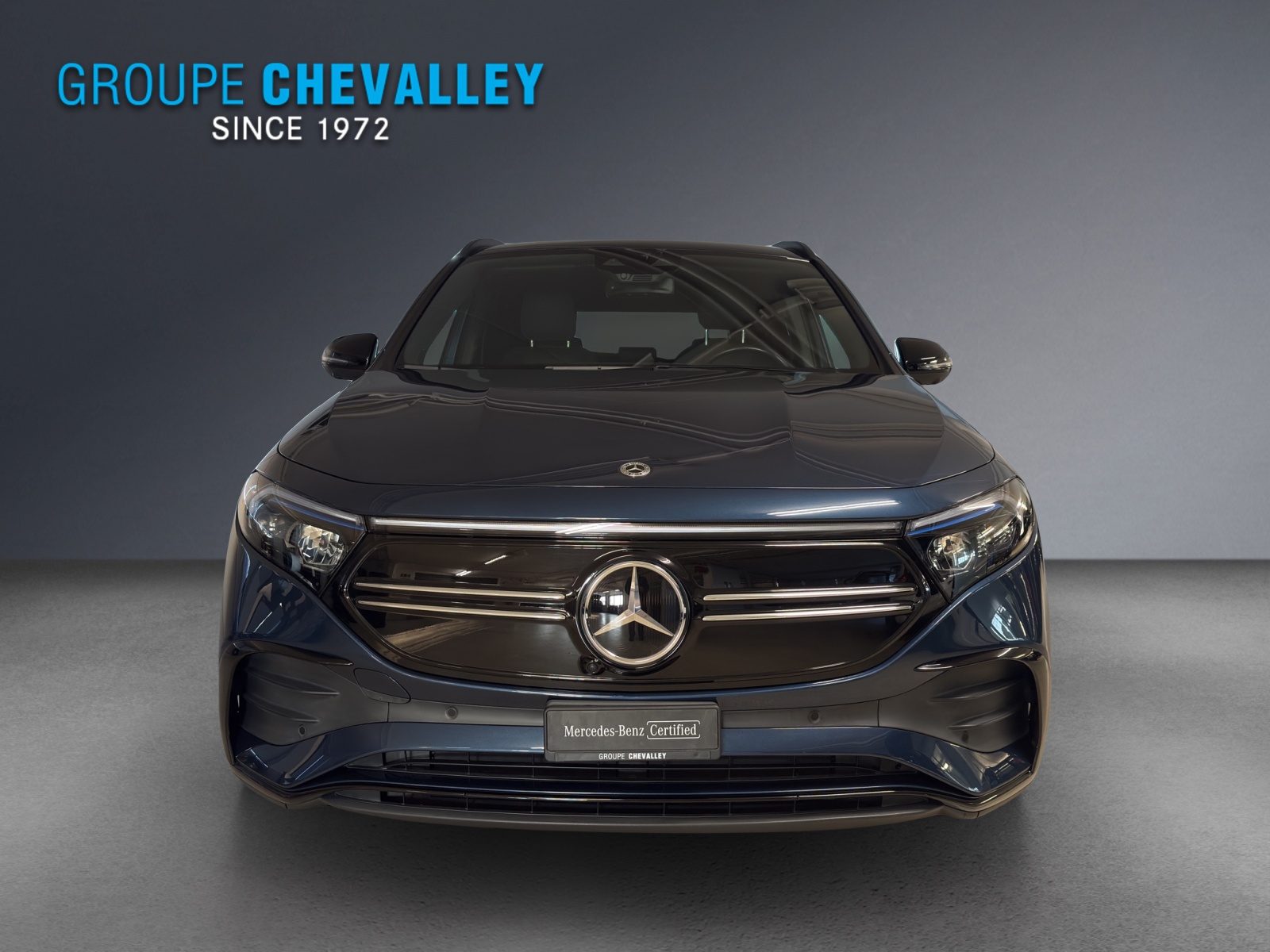 MERCEDES-BENZ EQA 300 AMG Line 4Matic-showroom-element-1
