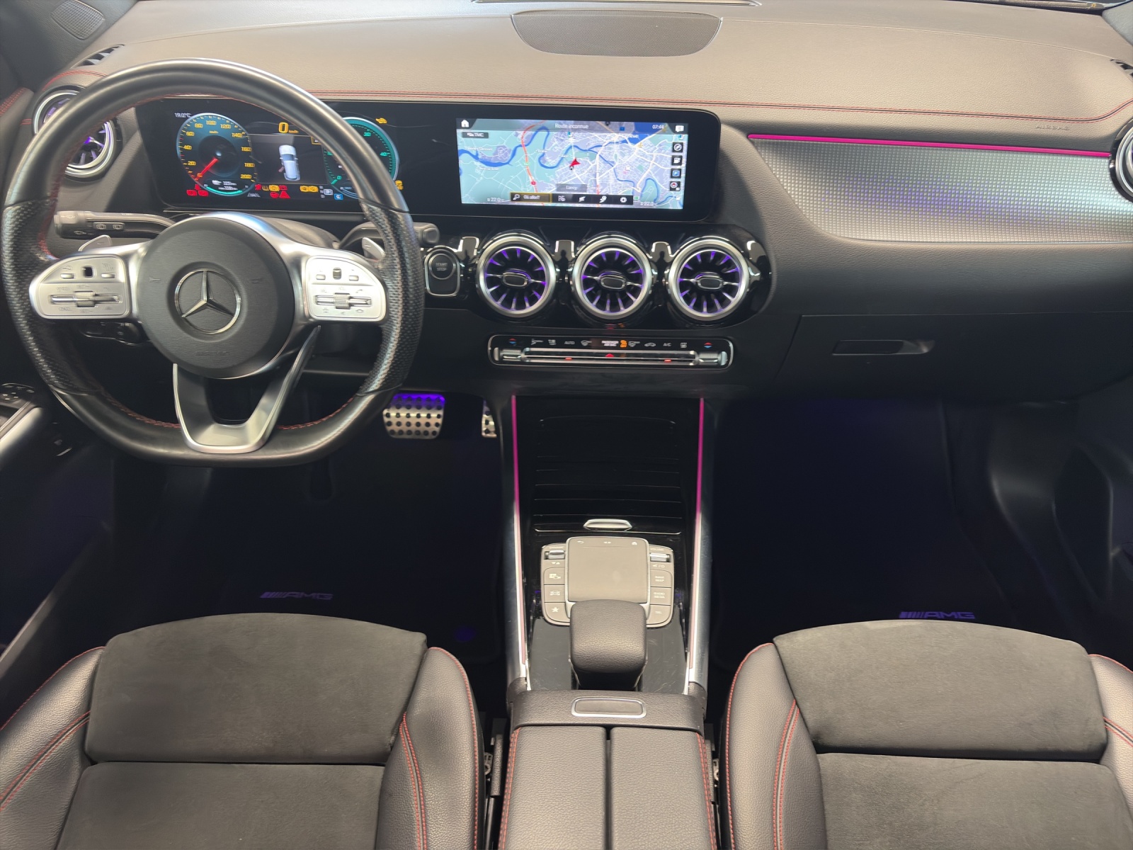 MERCEDES-BENZ EQA 300 AMG Line 4Matic-image-11