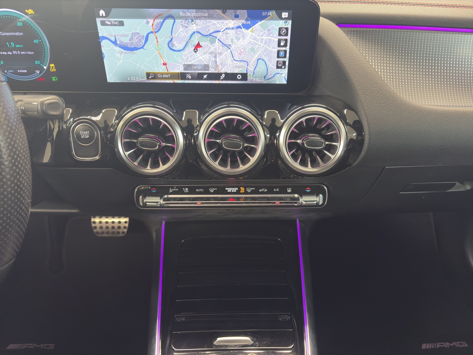 MERCEDES-BENZ EQA 300 AMG Line 4Matic-image-14