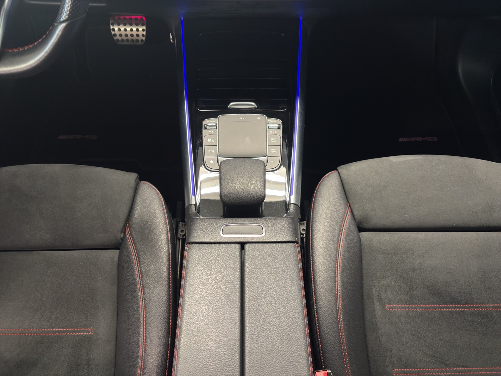 MERCEDES-BENZ EQA 300 AMG Line 4Matic-image-15