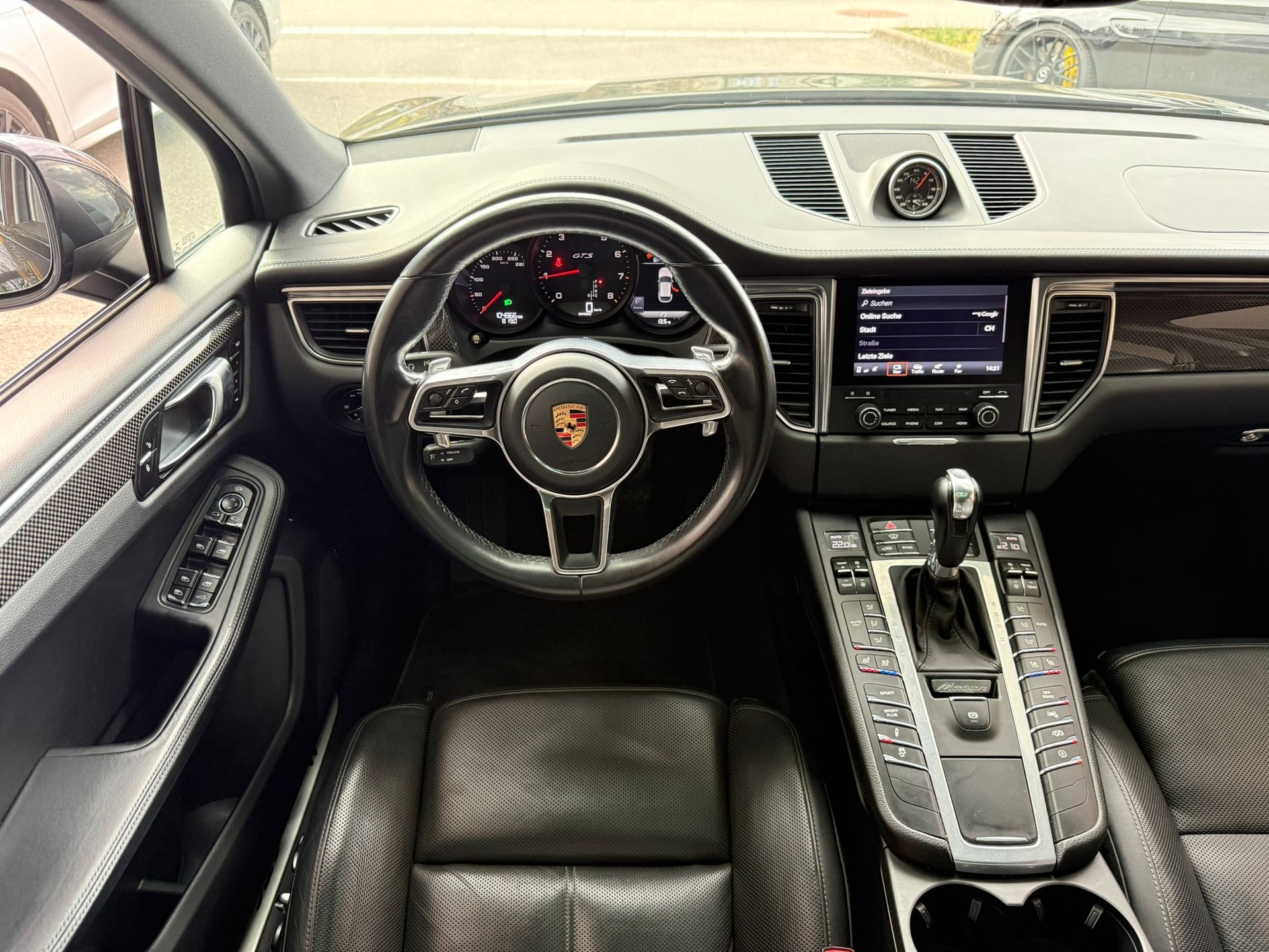 PORSCHE Macan GTS PDK-image-21