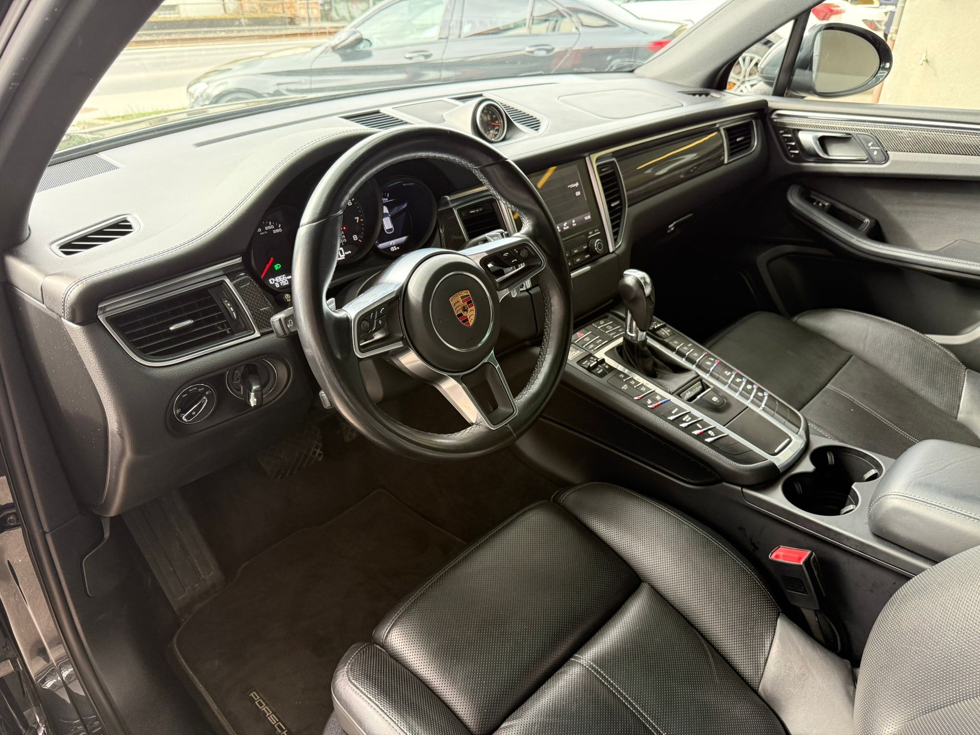 PORSCHE Macan GTS PDK-image-9