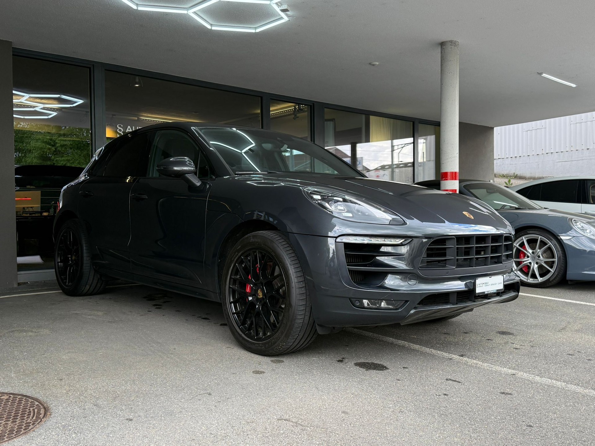 PORSCHE Macan GTS PDK-showroom-element-2