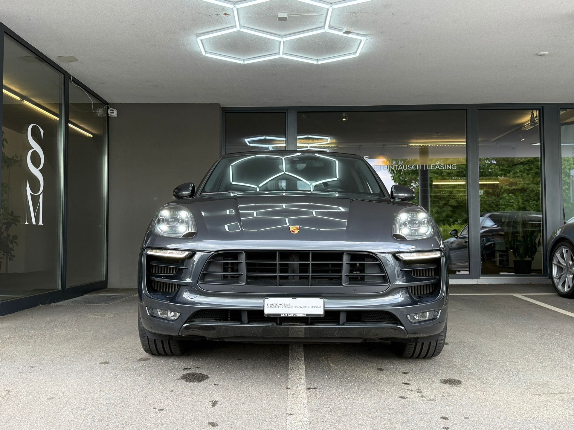 PORSCHE Macan GTS PDK-showroom-element-1