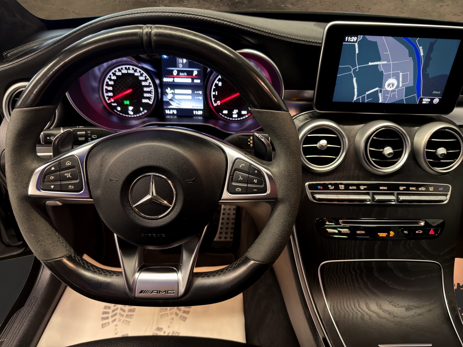 MERCEDES-BENZ C 43 AMG 4Matic 9G-Tronic-image-9