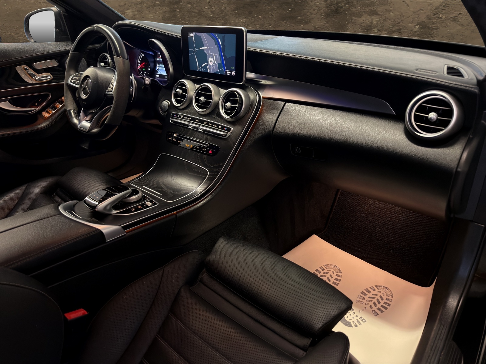 MERCEDES-BENZ C 43 AMG 4Matic 9G-Tronic-image-15