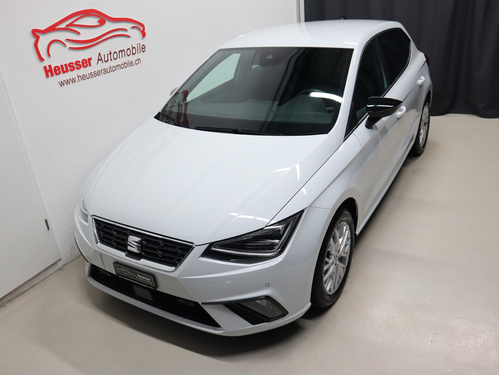 SEAT Ibiza 1.5 EcoTSI FR DSG - Navi - Digital Cockpit - Leder/Alcantara - Keyless - Kamera - 150 PS-showroom-element-2