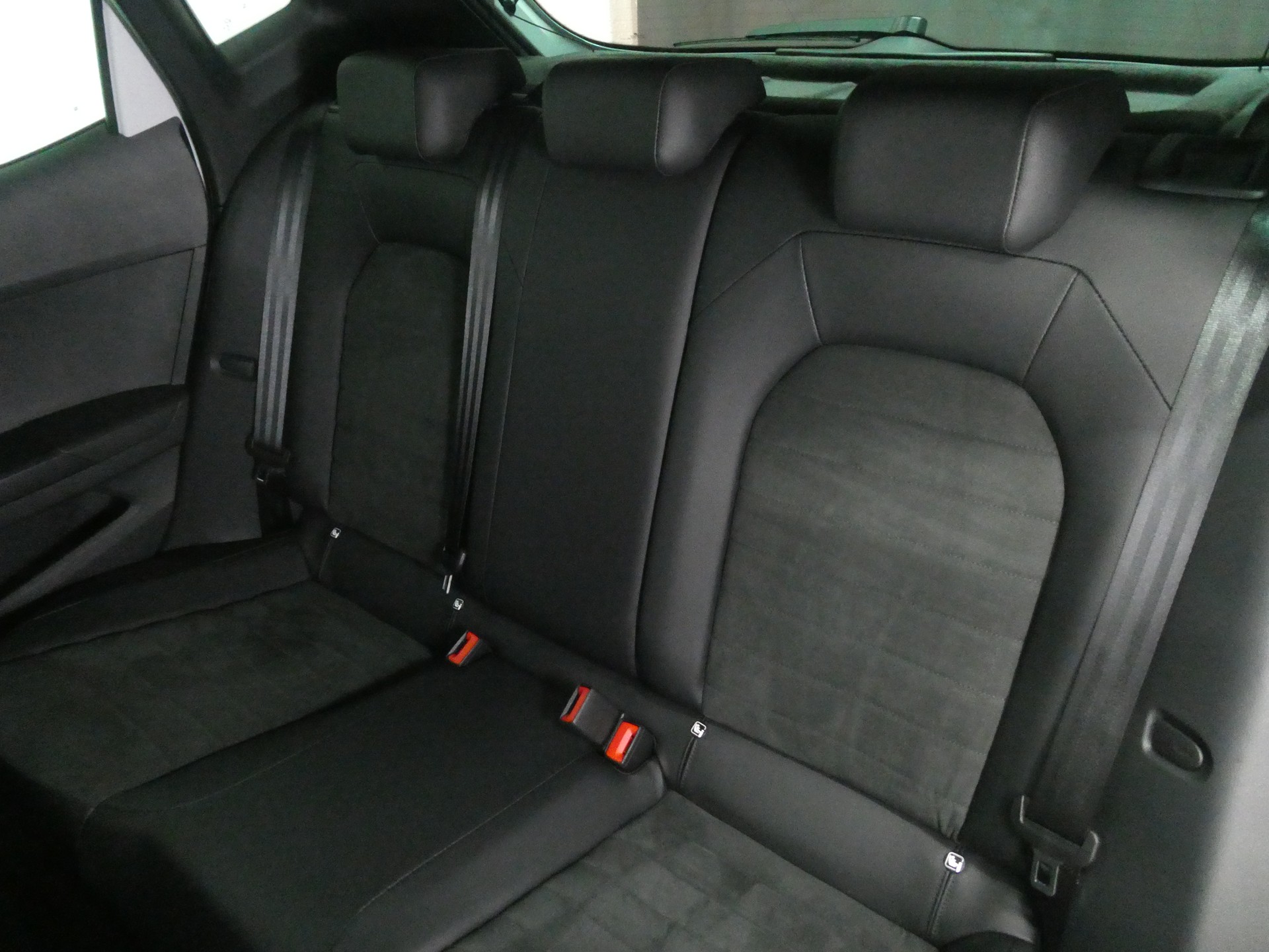 SEAT Ibiza 1.5 EcoTSI FR DSG - Navi - Digital Cockpit - Leder/Alcantara - Keyless - Kamera - 150 PS-image-10