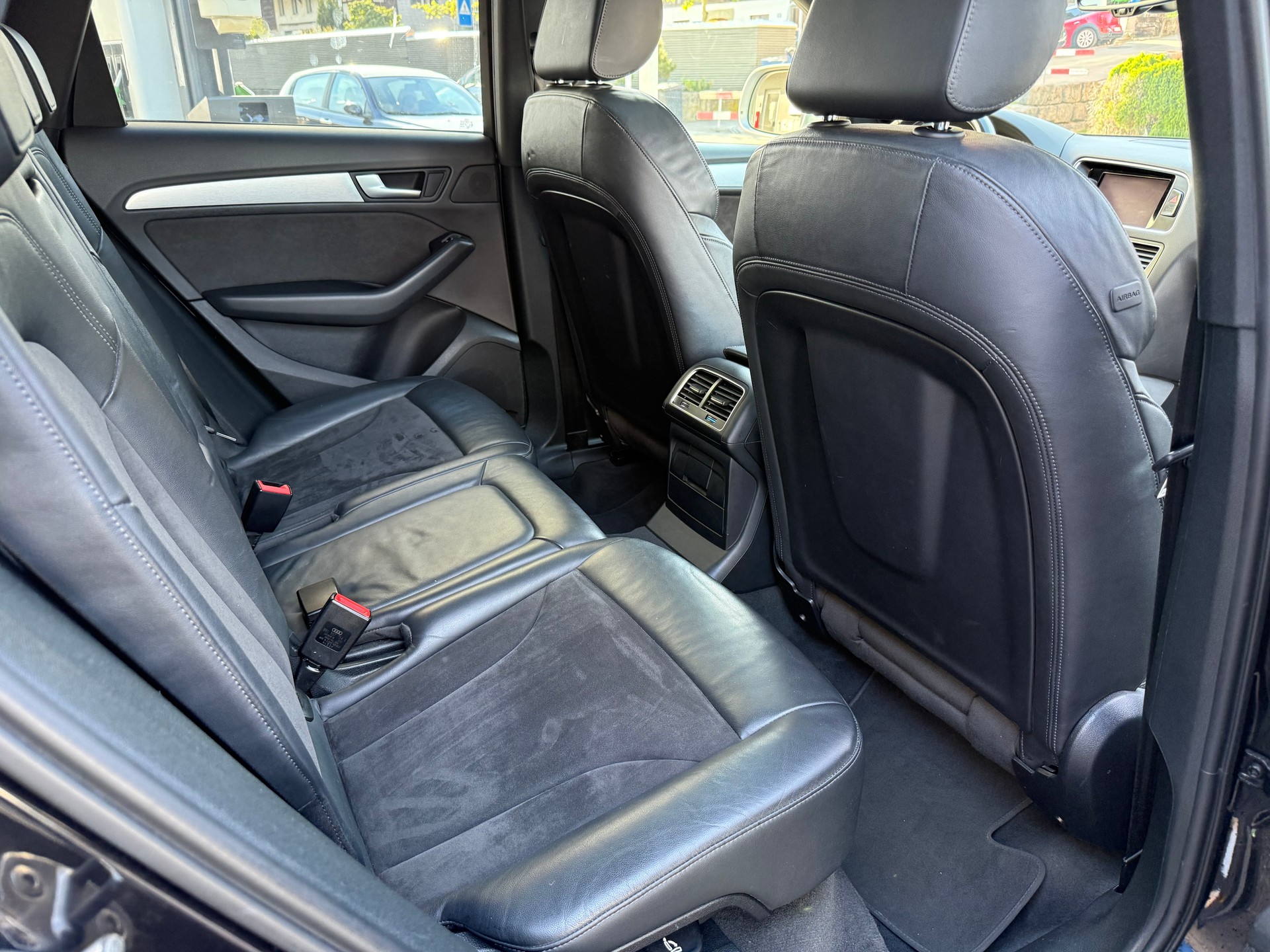 AUDI SQ5 3.0 TDI quattro tiptronic-image-11