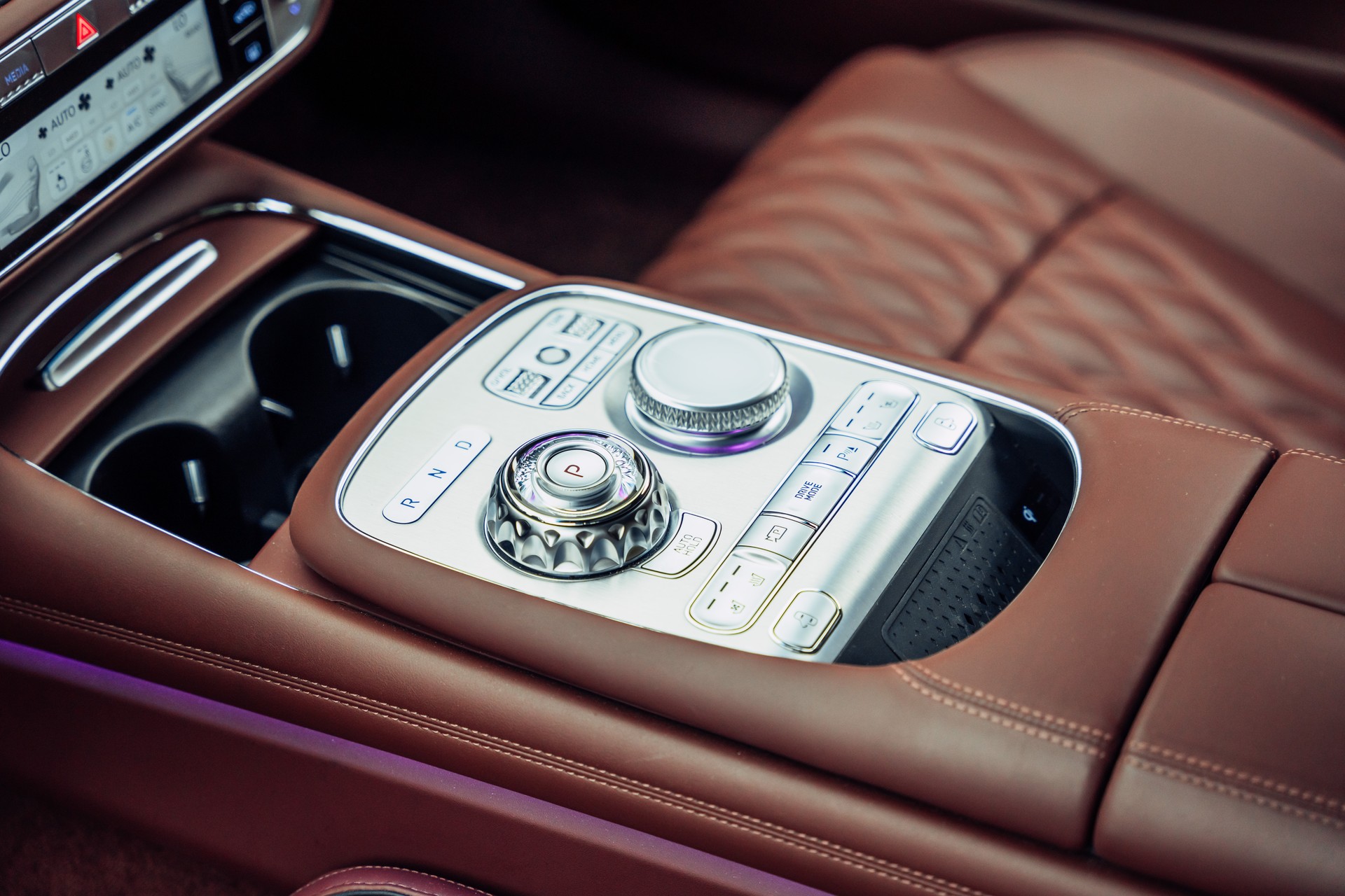 GENESIS G90 Luxury Plus LWB AWD-image-14