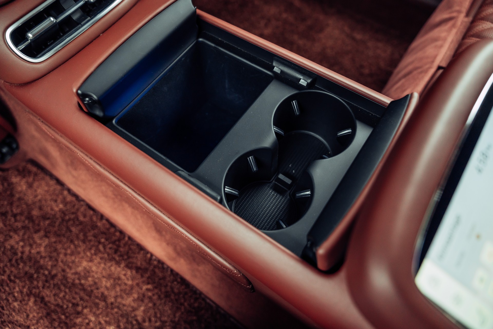 GENESIS G90 Luxury Plus LWB AWD-image-18
