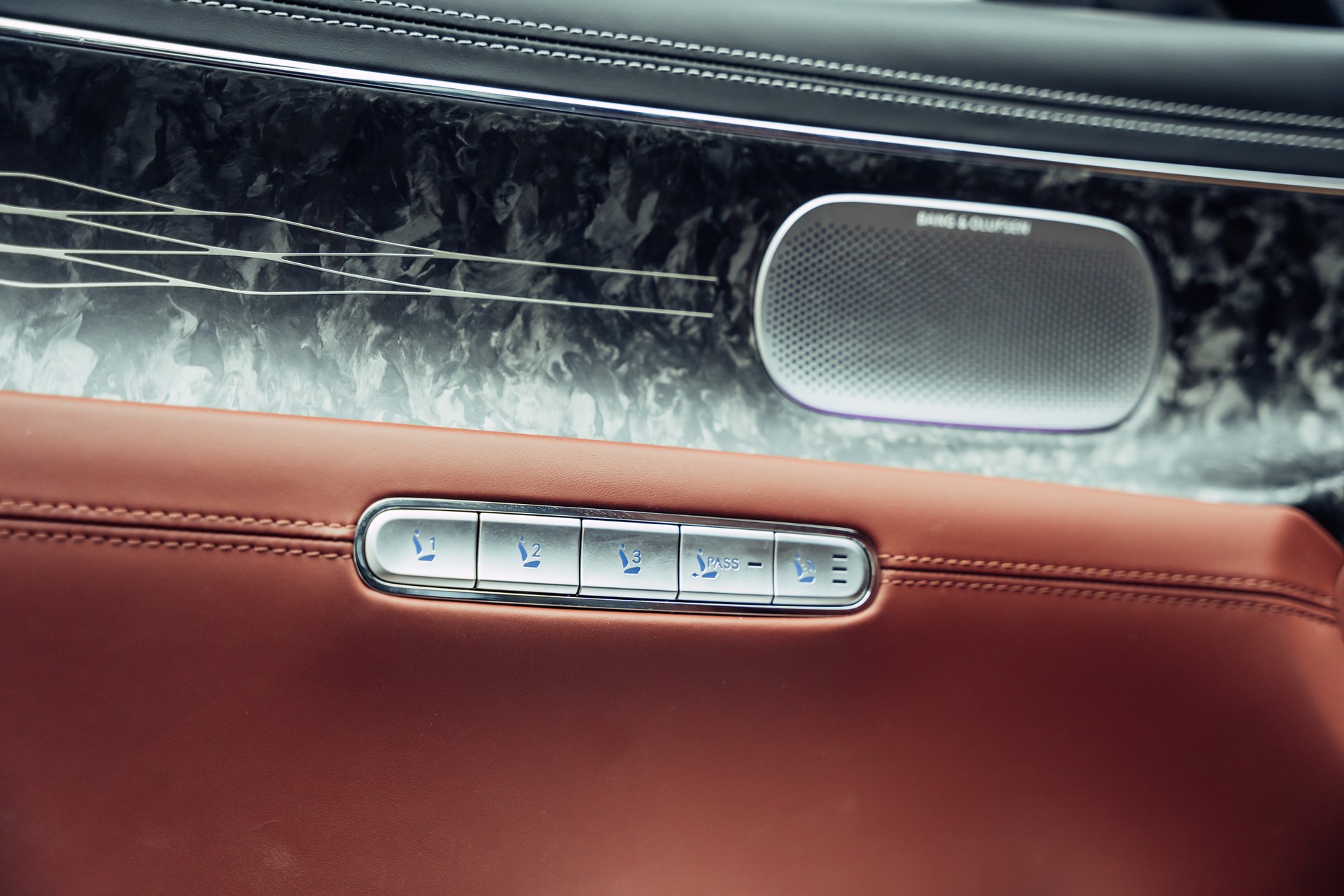 GENESIS G90 Luxury Plus LWB AWD-image-13