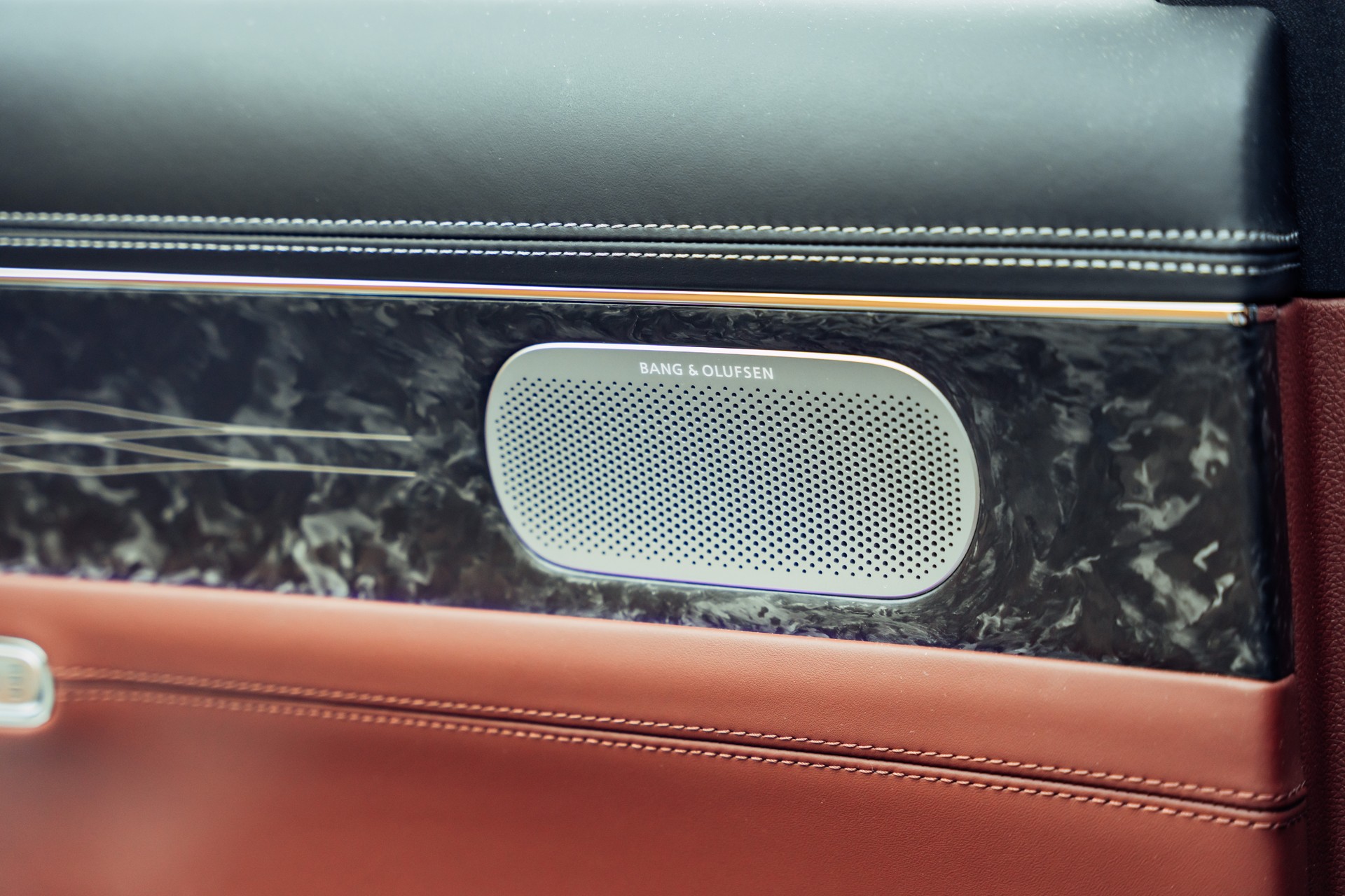 GENESIS G90 Luxury Plus LWB AWD-image-17
