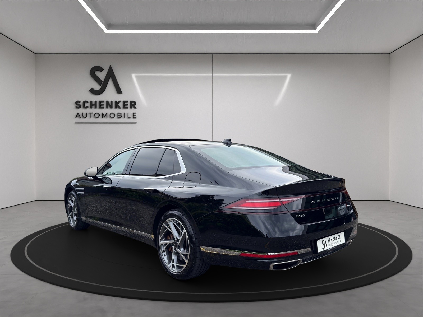 GENESIS G90 Luxury-showroom-element-2
