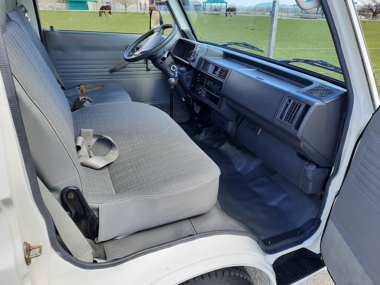 MAZDA E 2000 SR1JC2-image-15