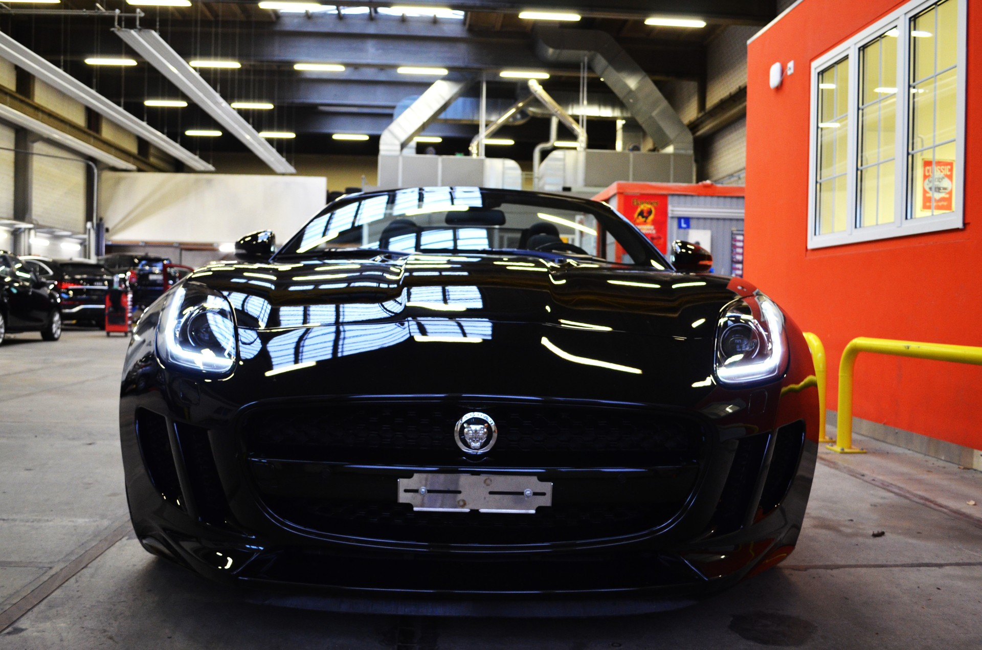 JAGUAR F-Type Convertible S 5.0 V8 S/C-image-2
