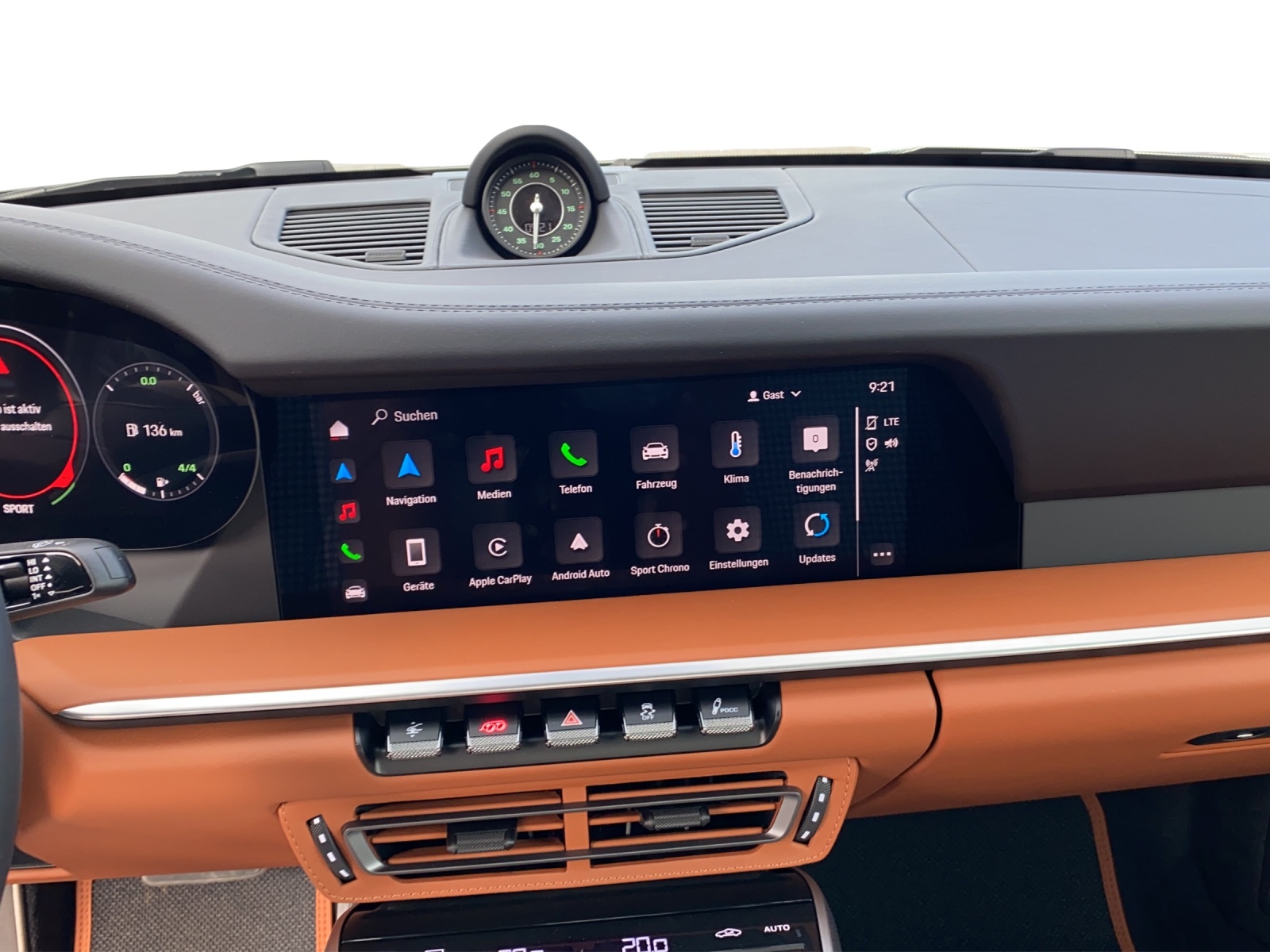 PORSCHE 911 Turbo S Cabriolet PDK-image-16