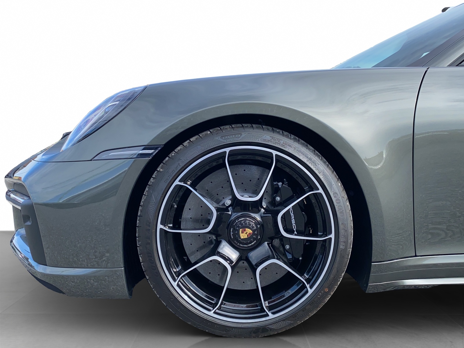 PORSCHE 911 Turbo S Cabriolet PDK-image-19
