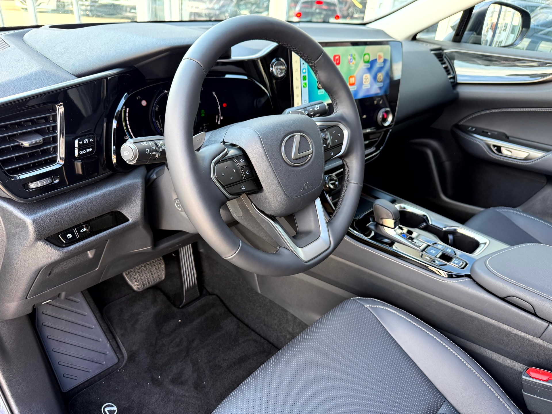 LEXUS NX 450h+ E-FOUR Comfort-image-15
