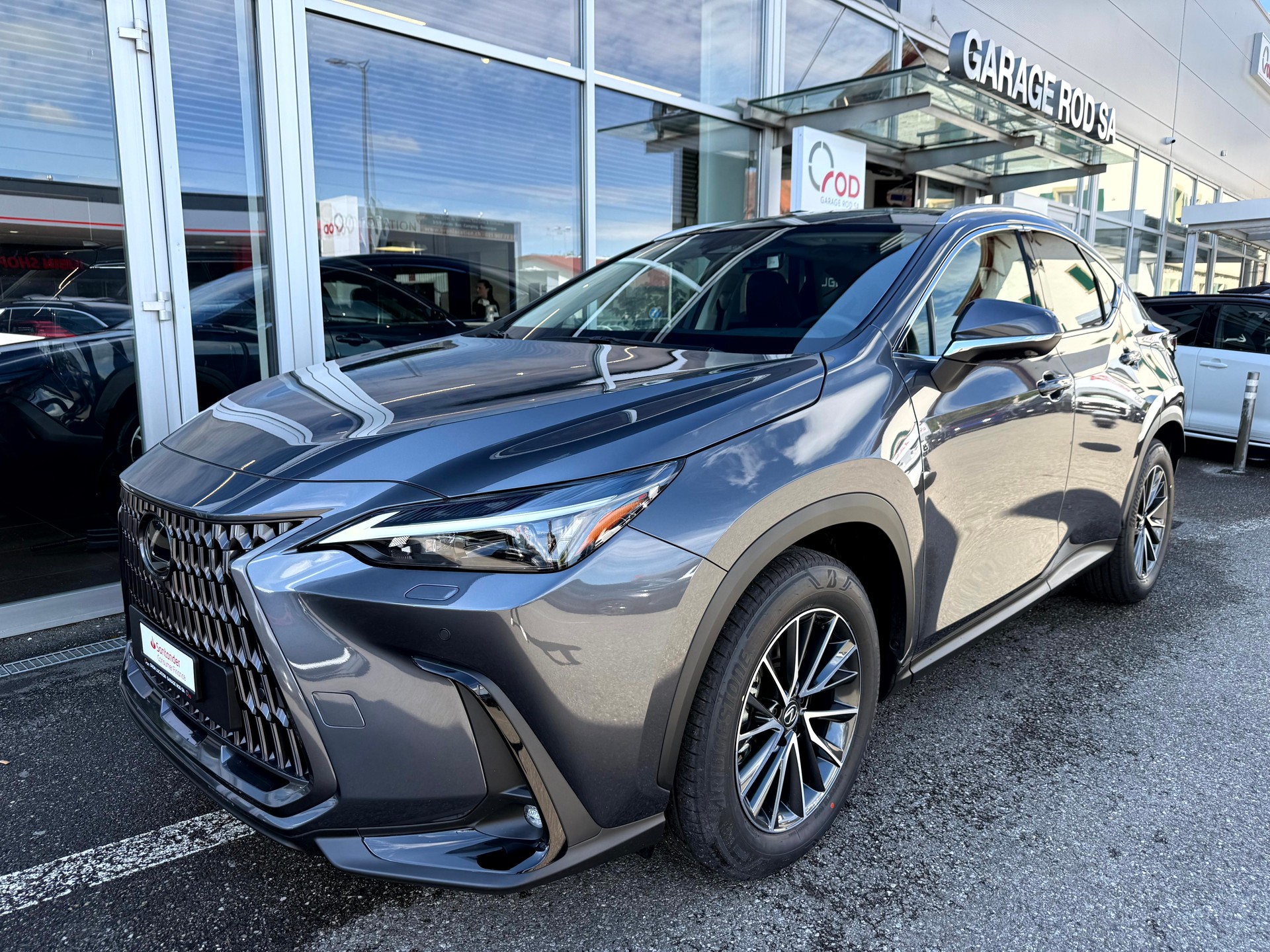 LEXUS NX 450h+ E-FOUR Comfort