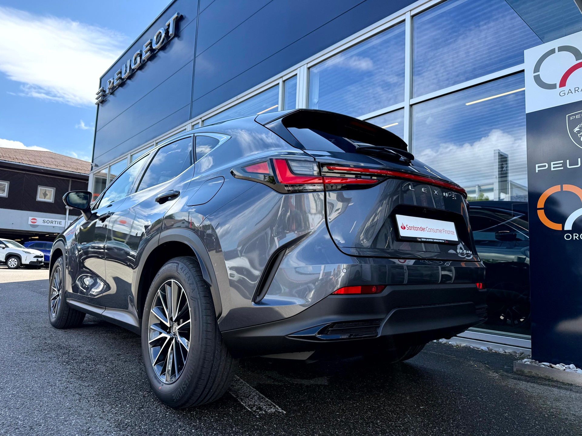 LEXUS NX 450h+ E-FOUR Comfort-image-5