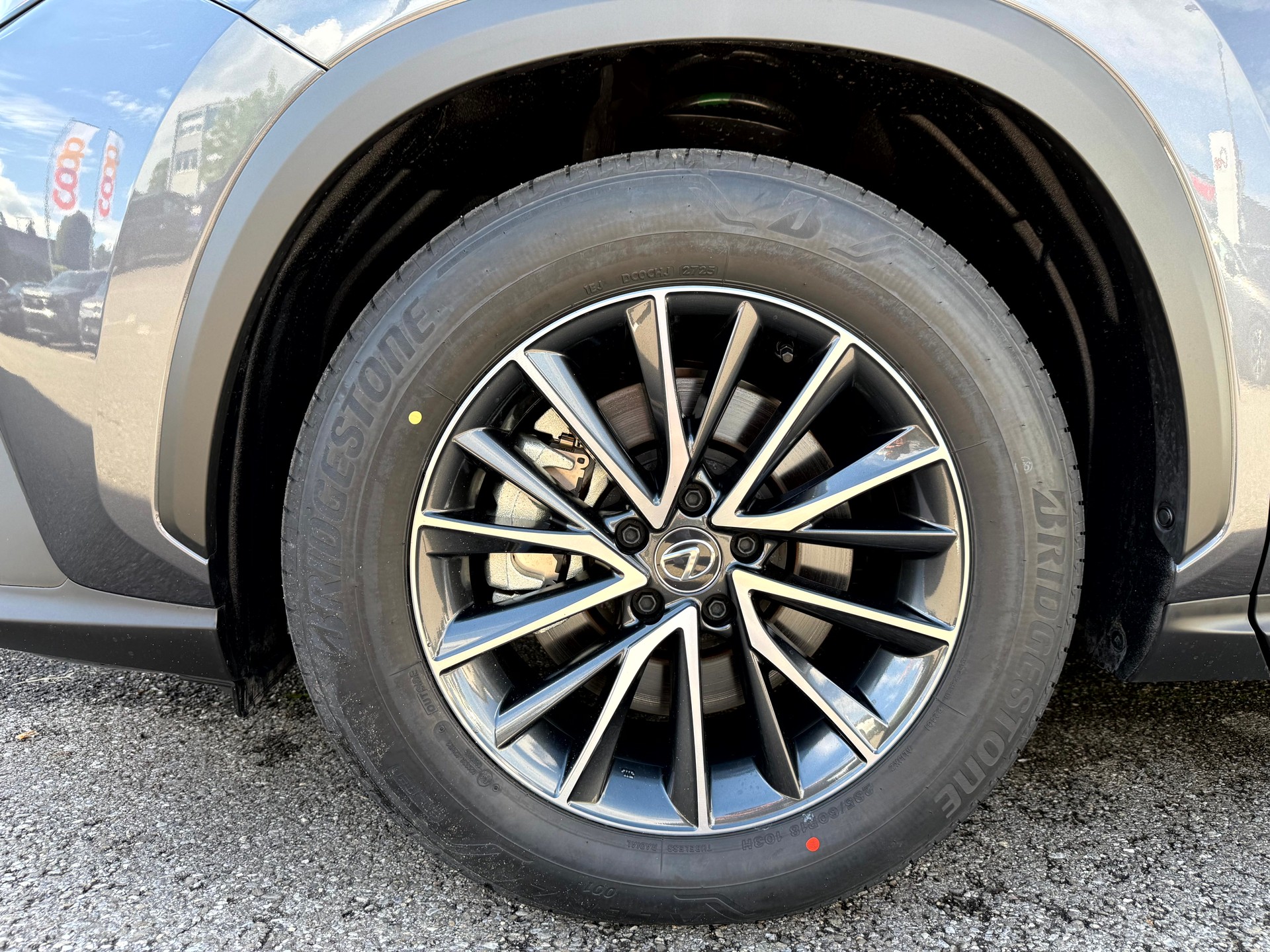 LEXUS NX 450h+ E-FOUR Comfort-showroom-element-2