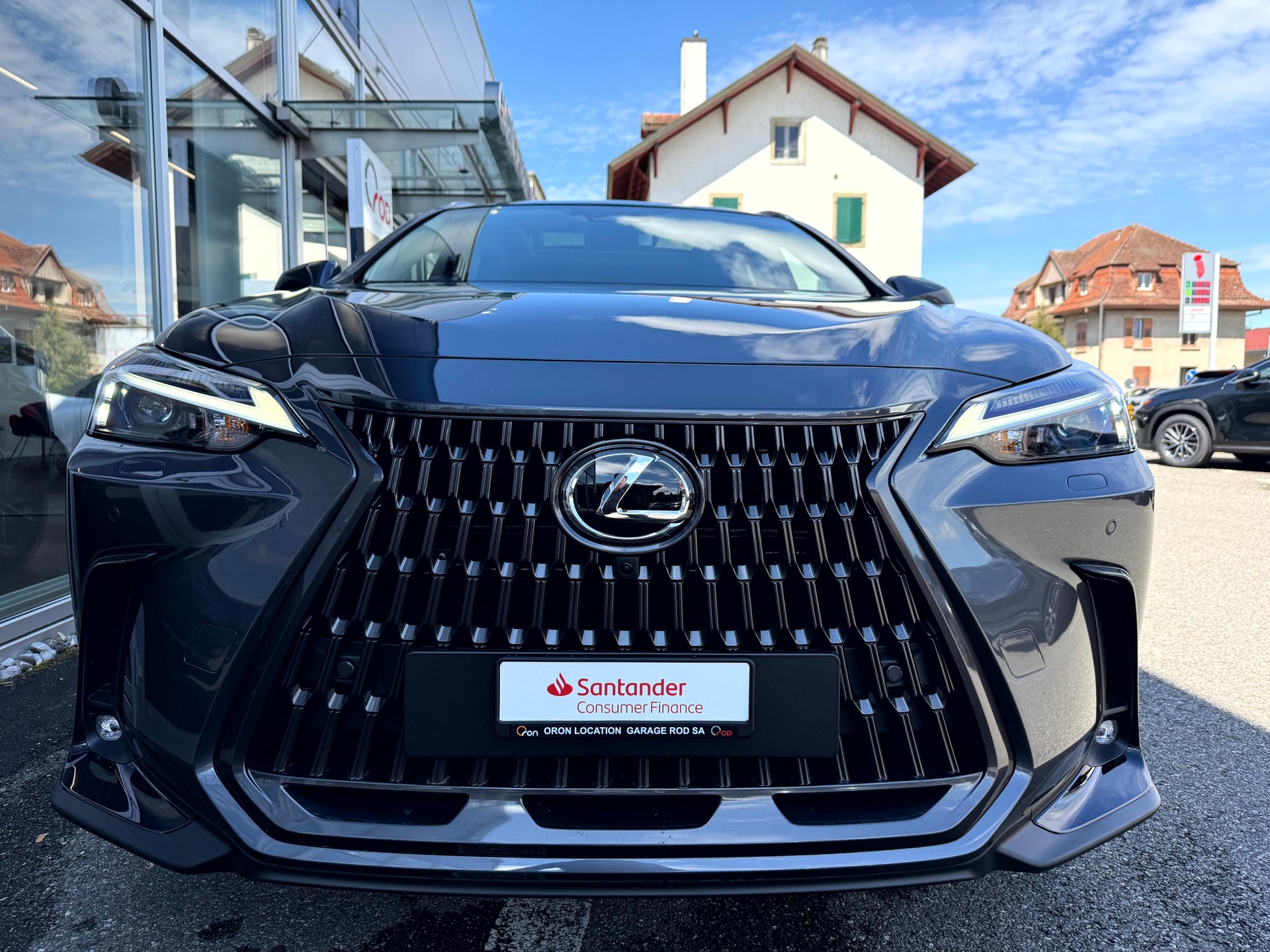 LEXUS NX 450h+ E-FOUR Comfort-image-4